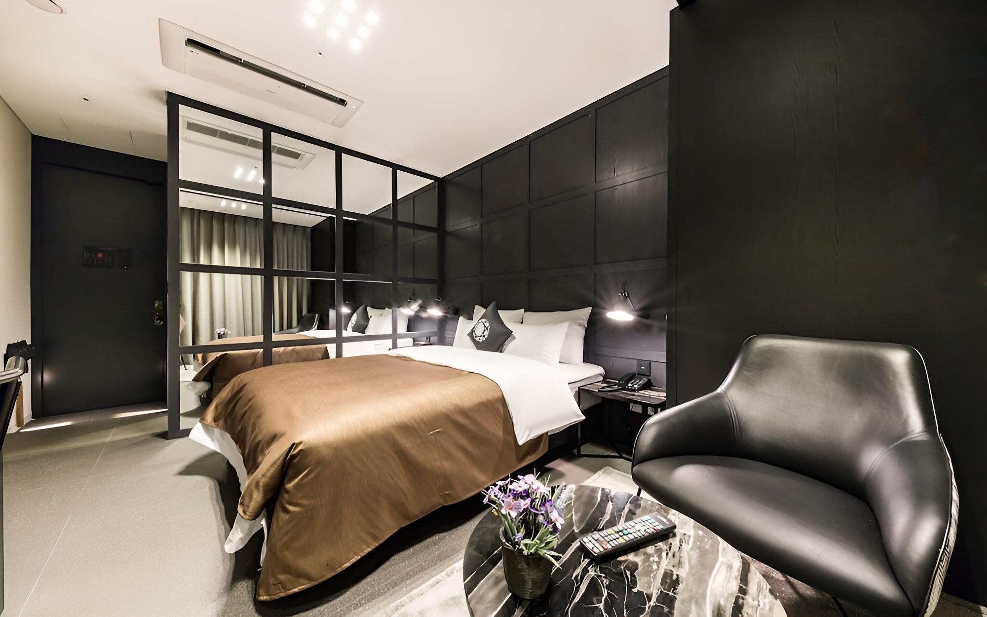 Room (Deluxe (50 inches + air purifier)) - Photo 5