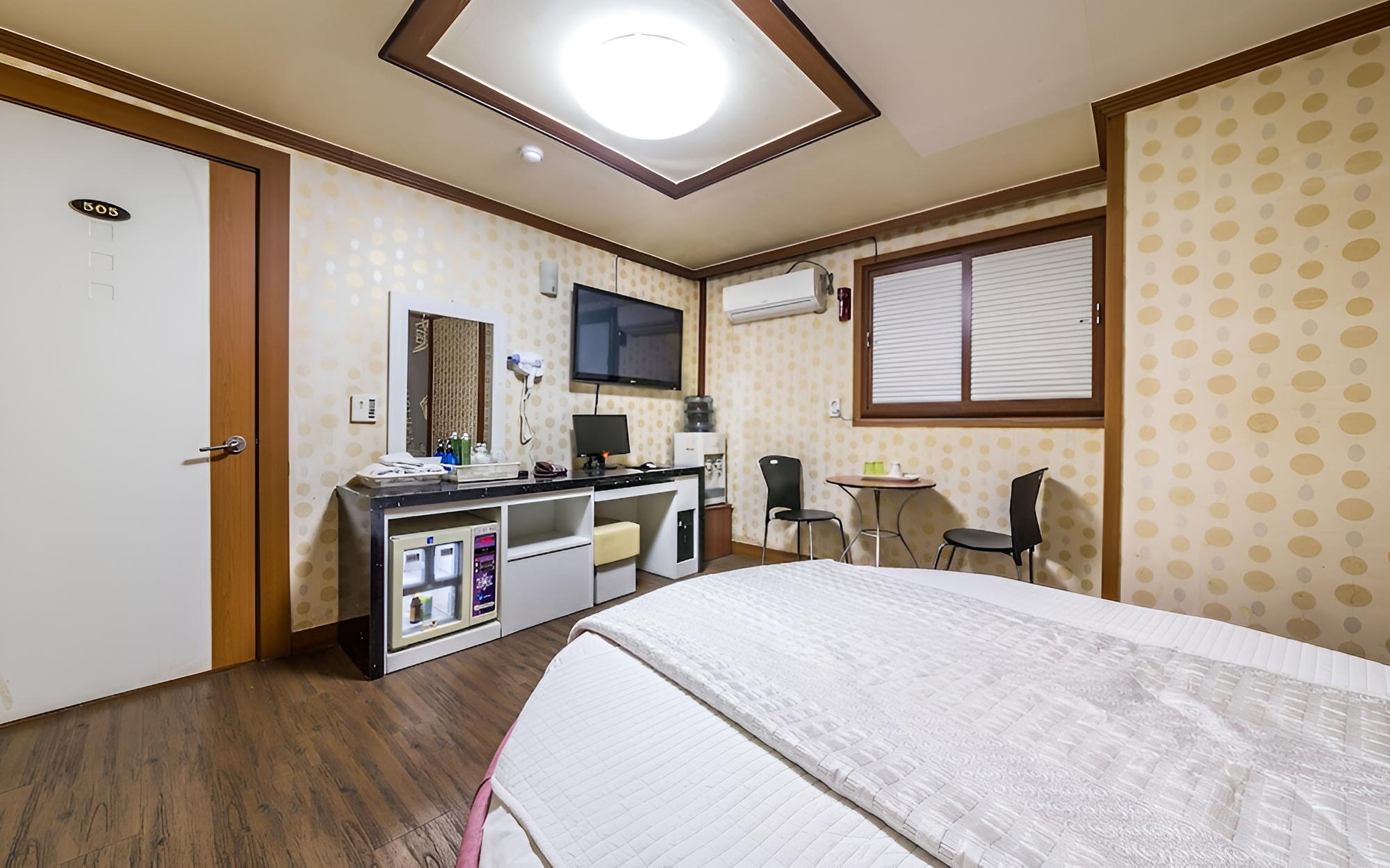 Room (General room) - Photo 3