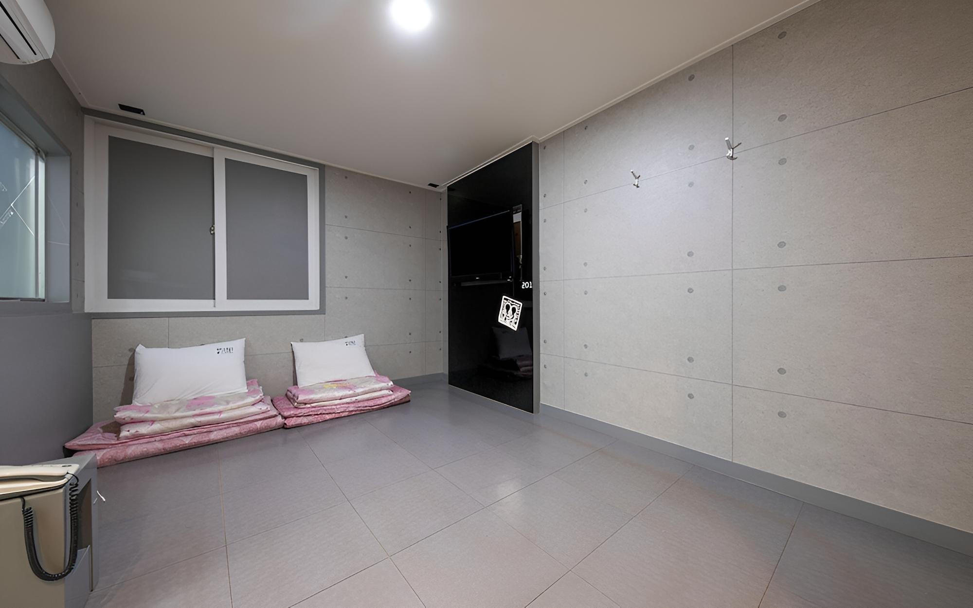 Room (Ondol (bathtub/room air conditioning/) photo 3