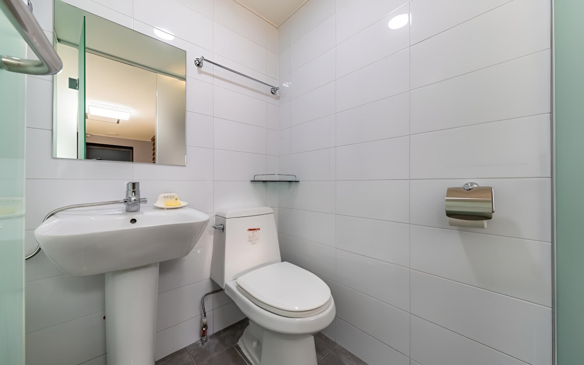 Room (Modern 102 (Spa Private BBQ))