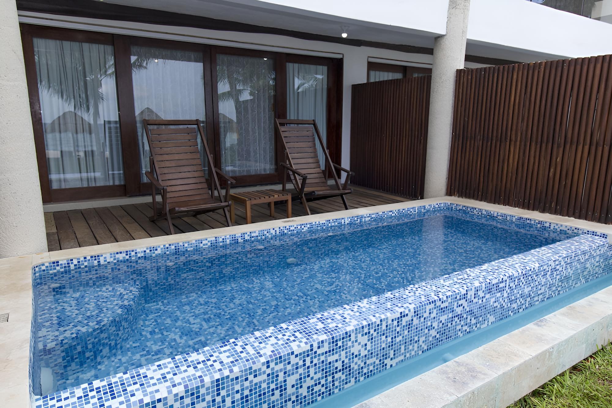 Beach front bungalow private pool