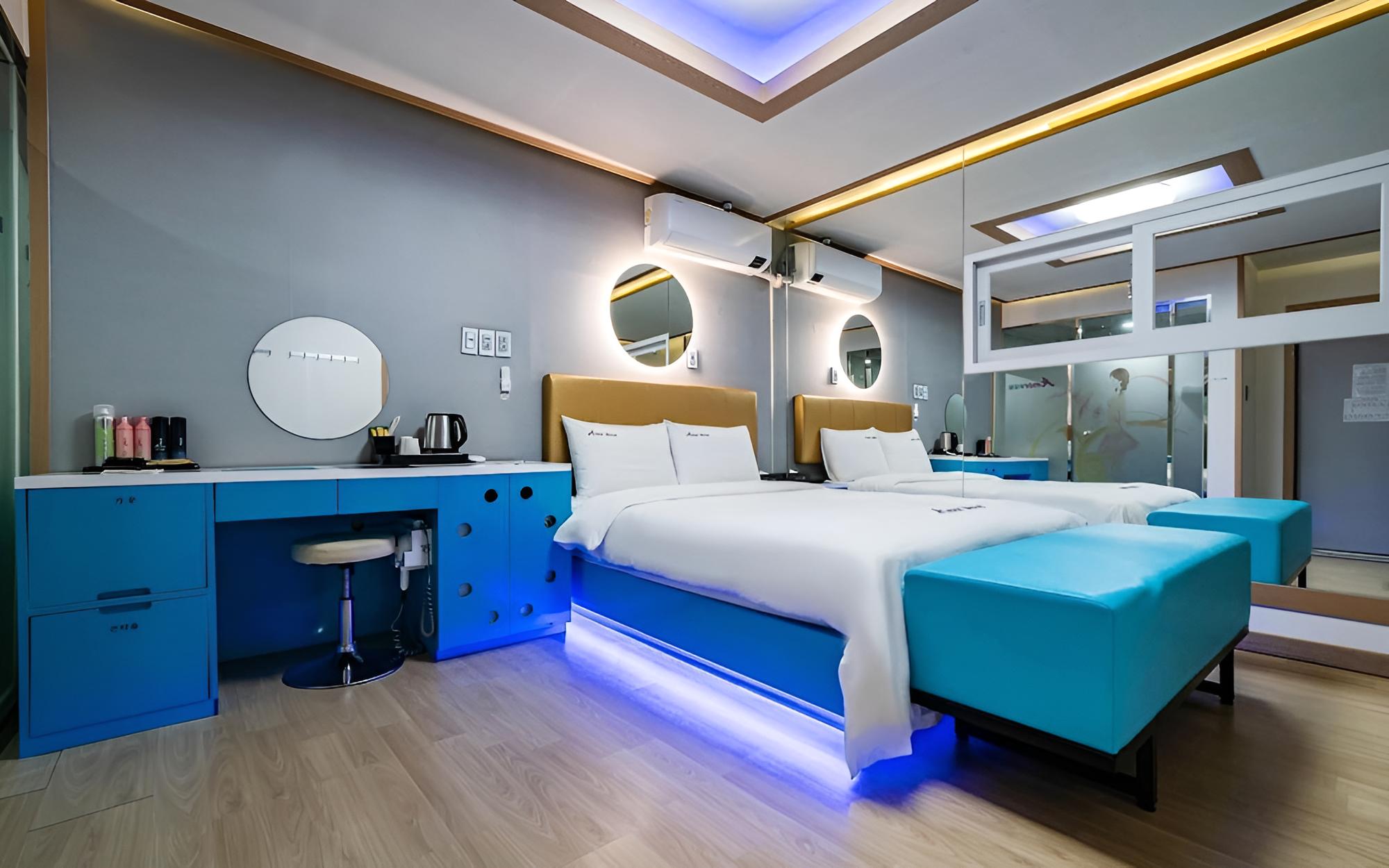 Room (Standard Room) - Photo 17