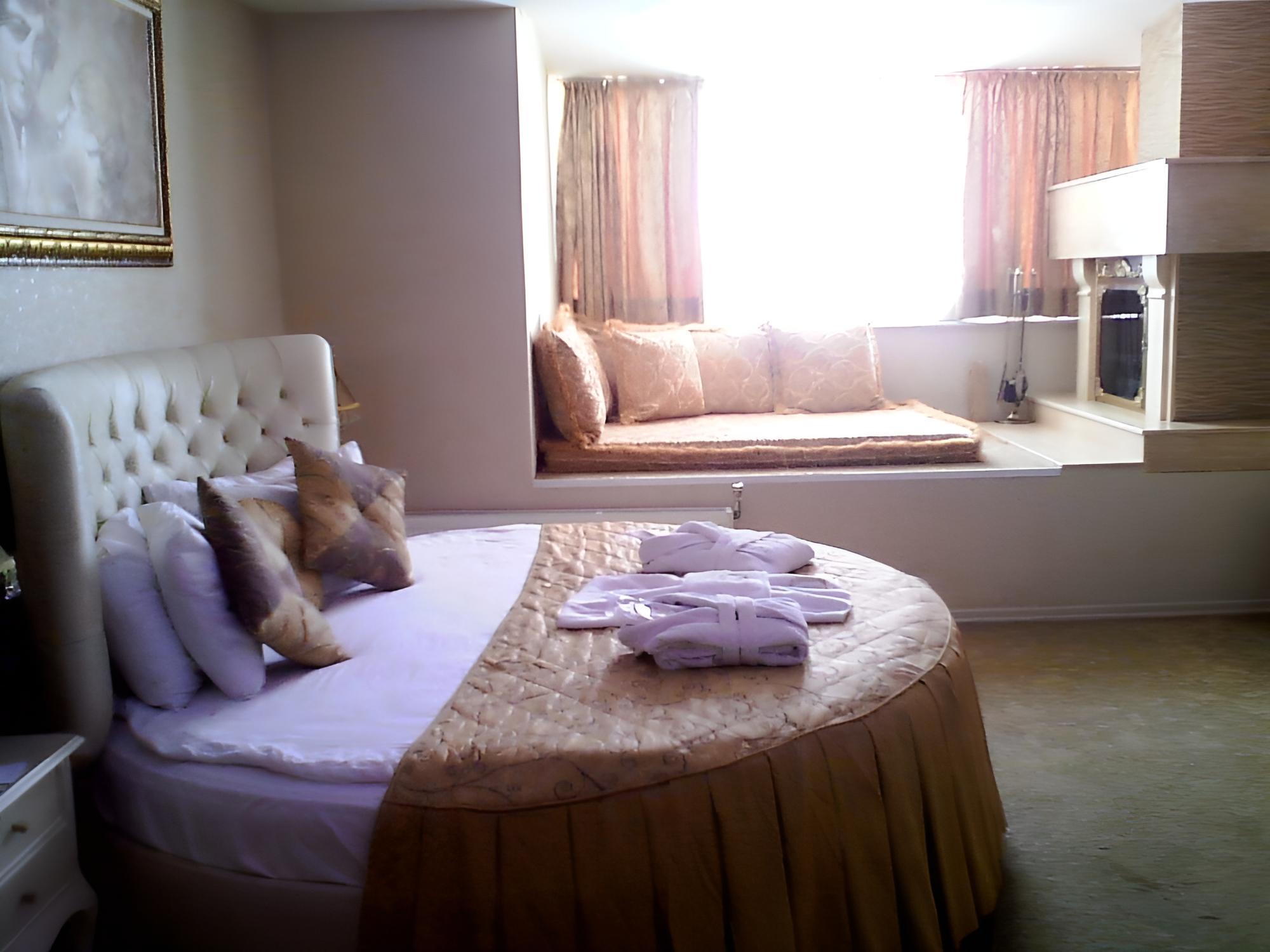 Superior Room, 1 King Bed