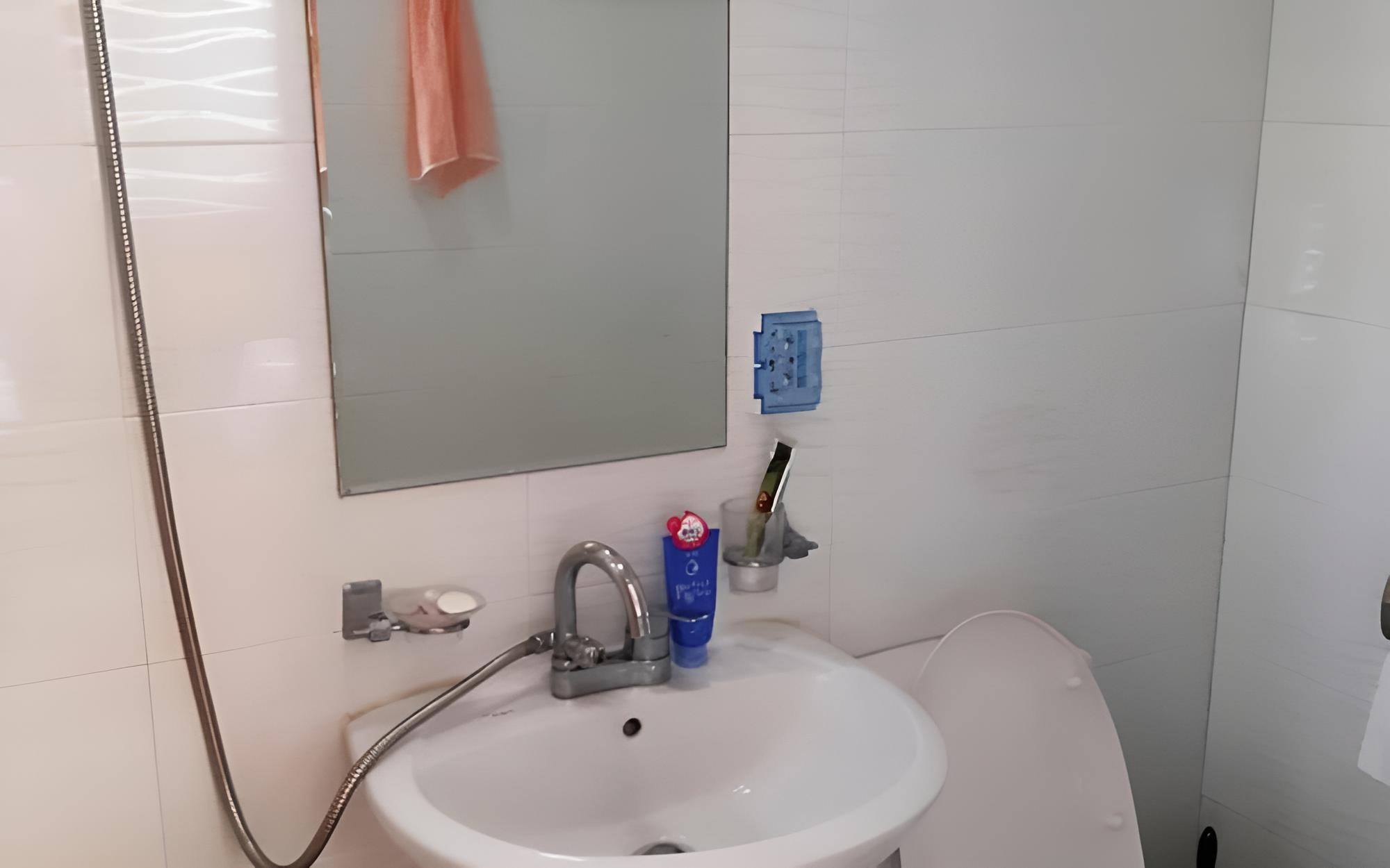 Room (Waves (Duplex Individual BBQ))