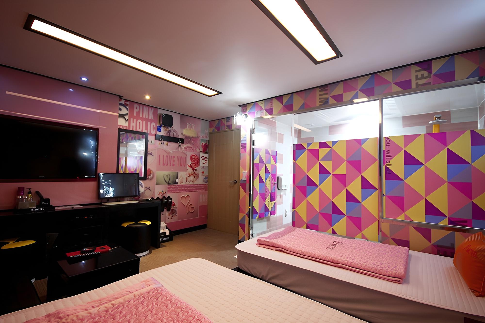 Room (Special Room (Twin/Netflix)) photo 3