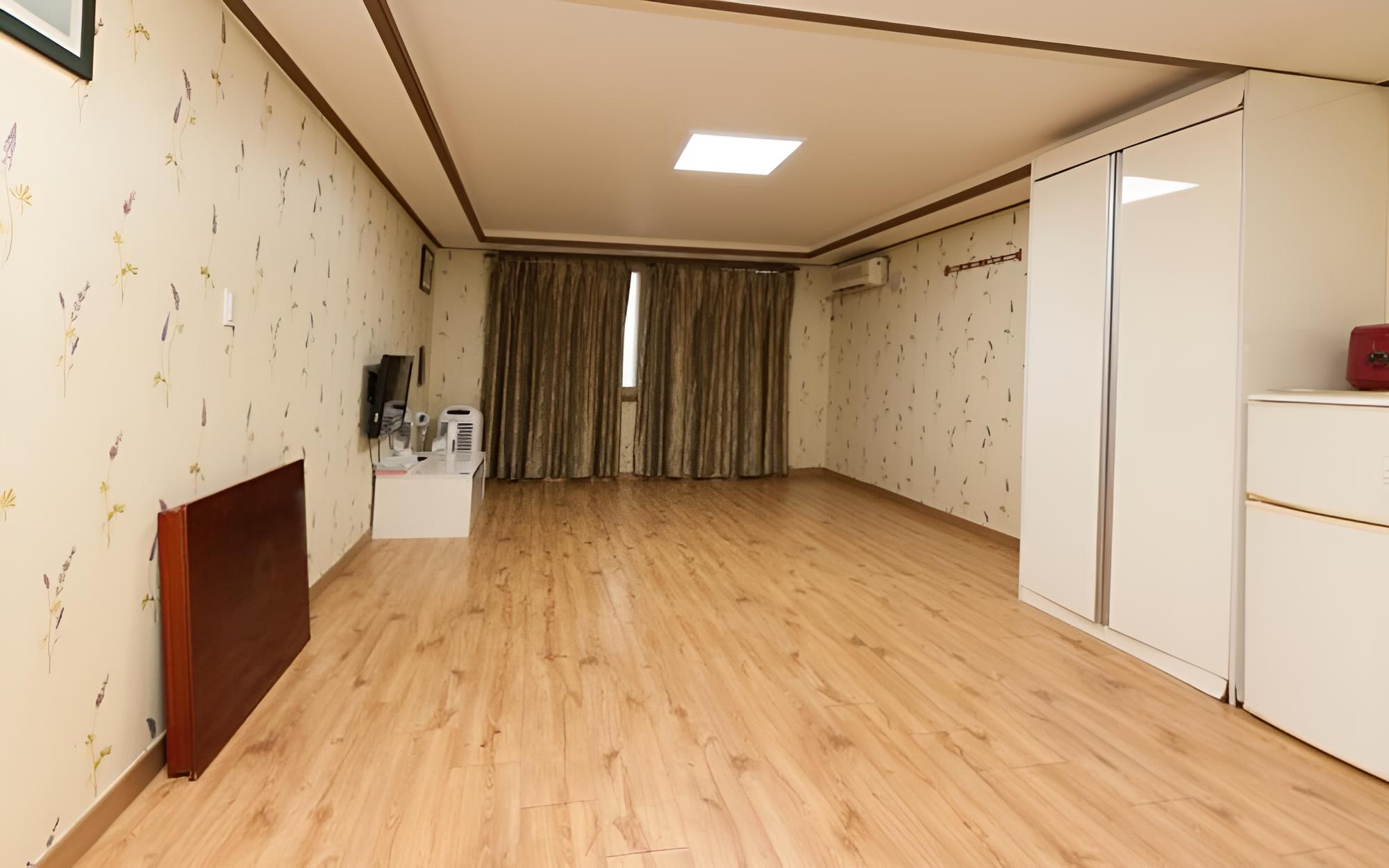 Room (Building No 203 (Bedroom))
