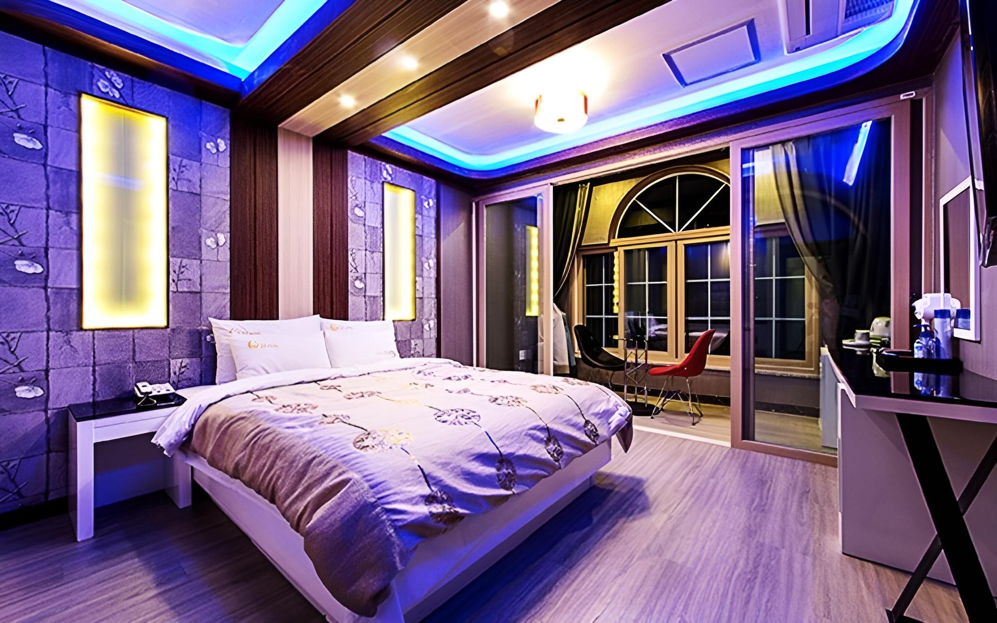 Room (Standard Room) - Photo 1