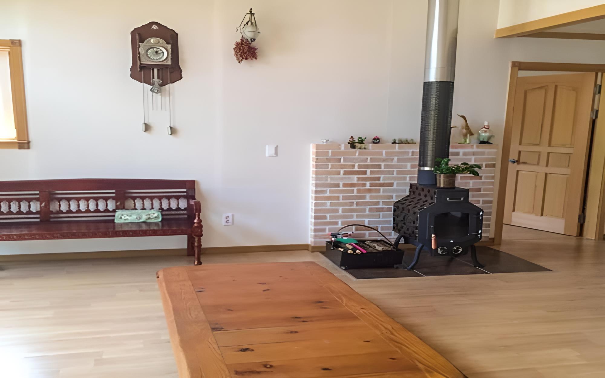 Room (Family room (1st floor)) photo 3