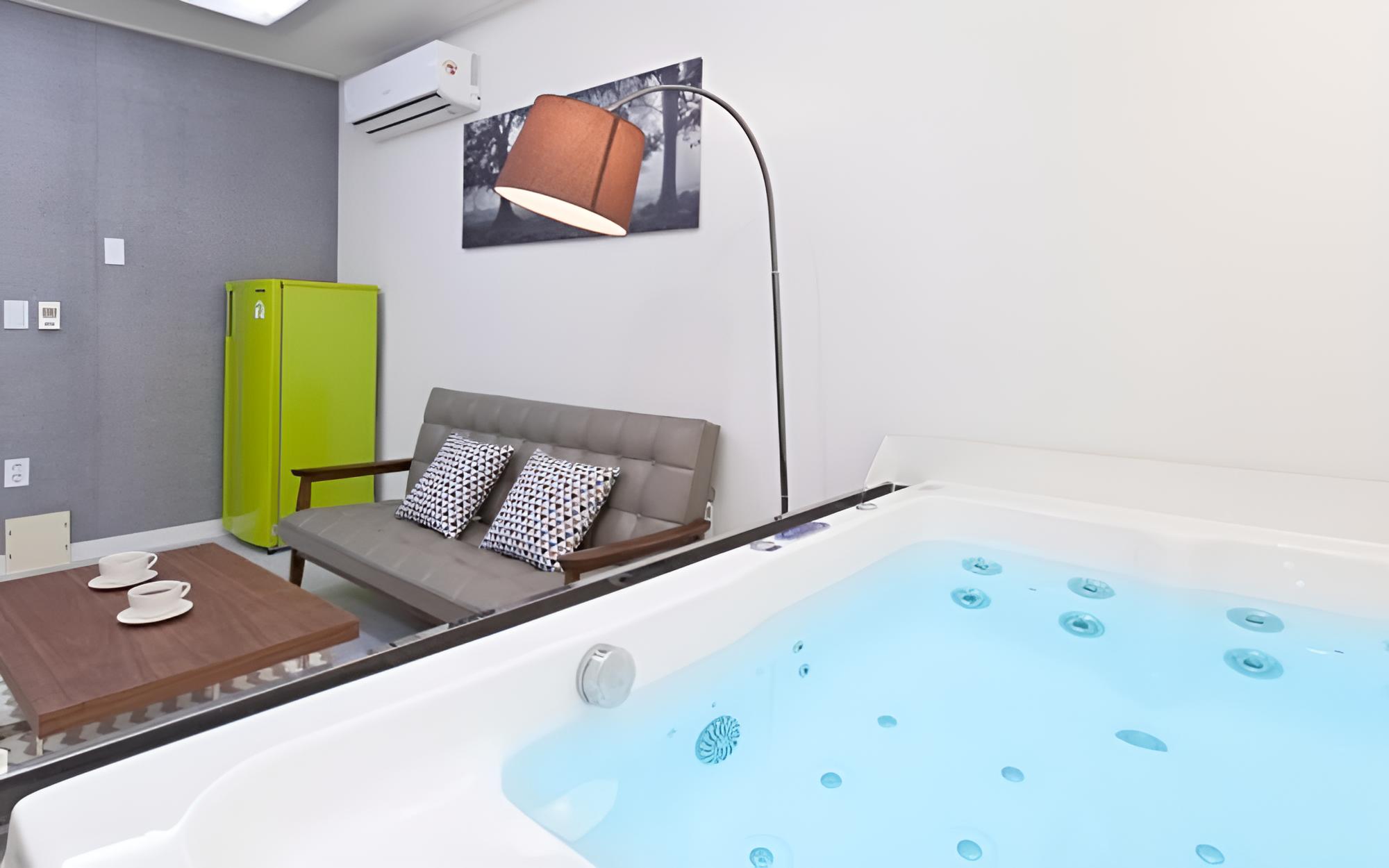 Room (B201 (Ocean View Spa Duplex Netflix F)