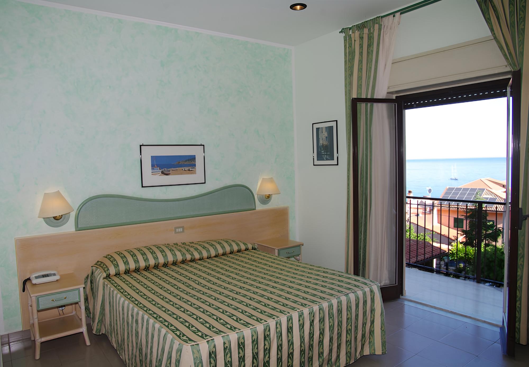 Double Room, Balcony