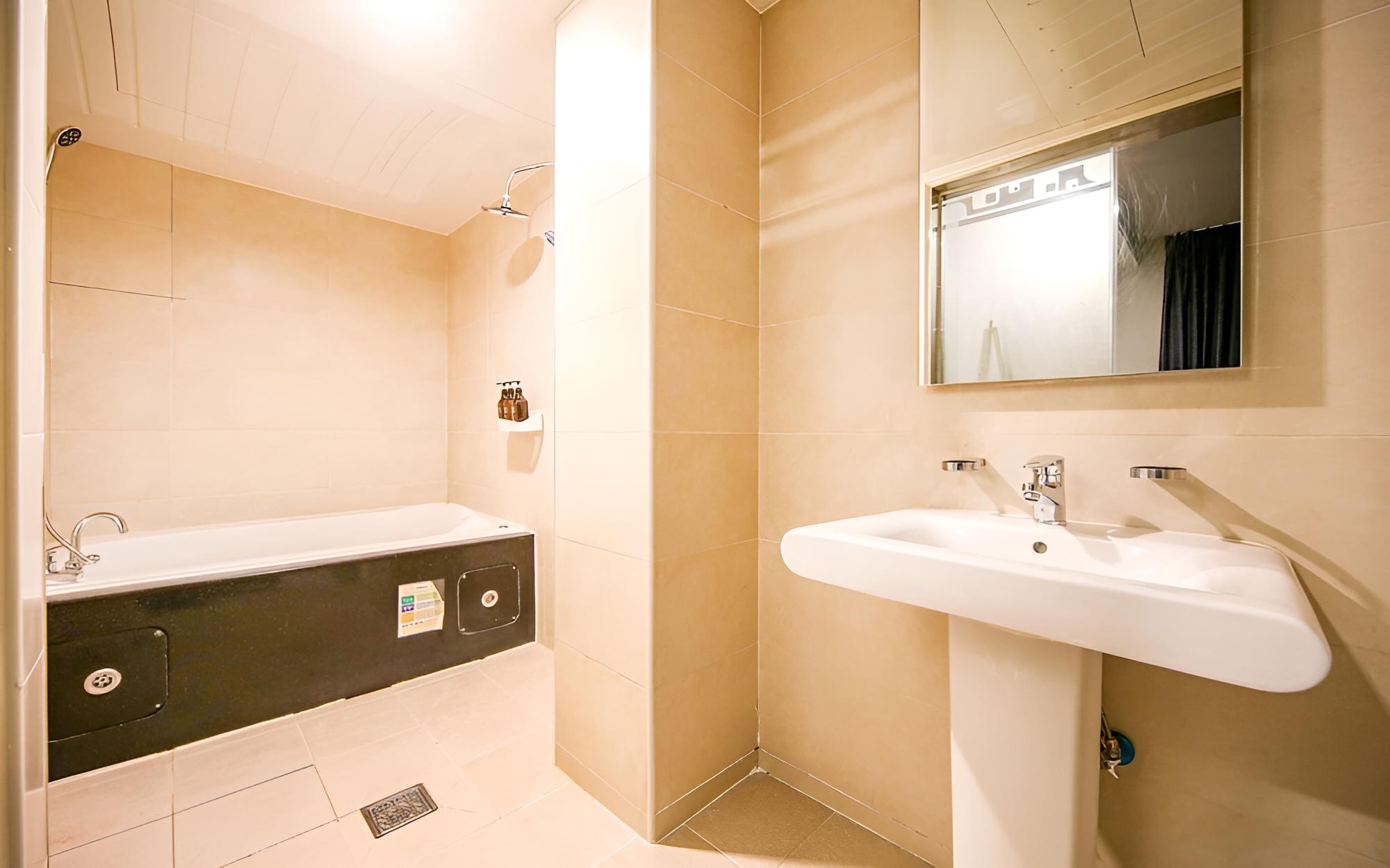 Room (Premium (parking available) (styler e)