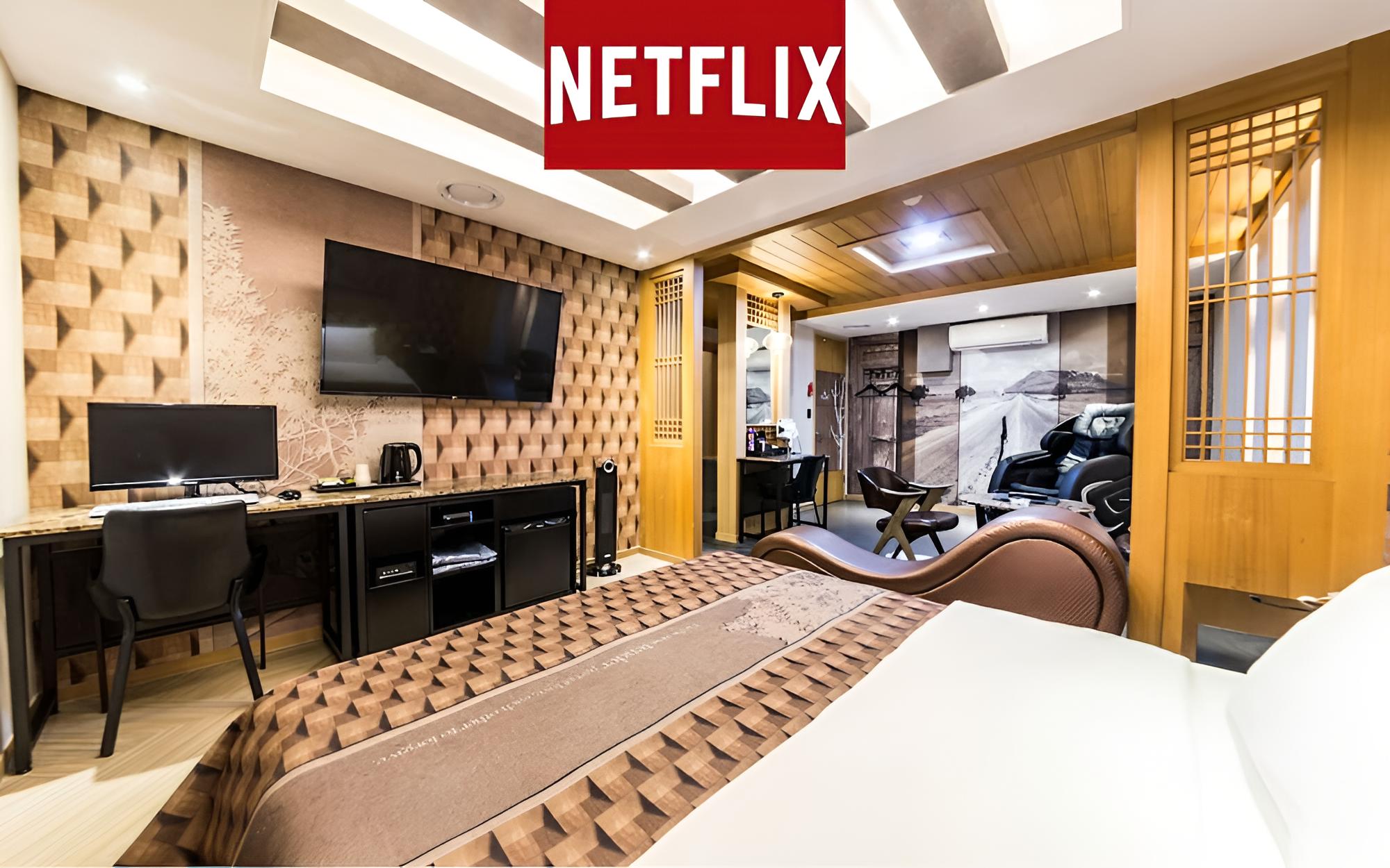 Room (VIP (Netflix/Disney+/TVing available))