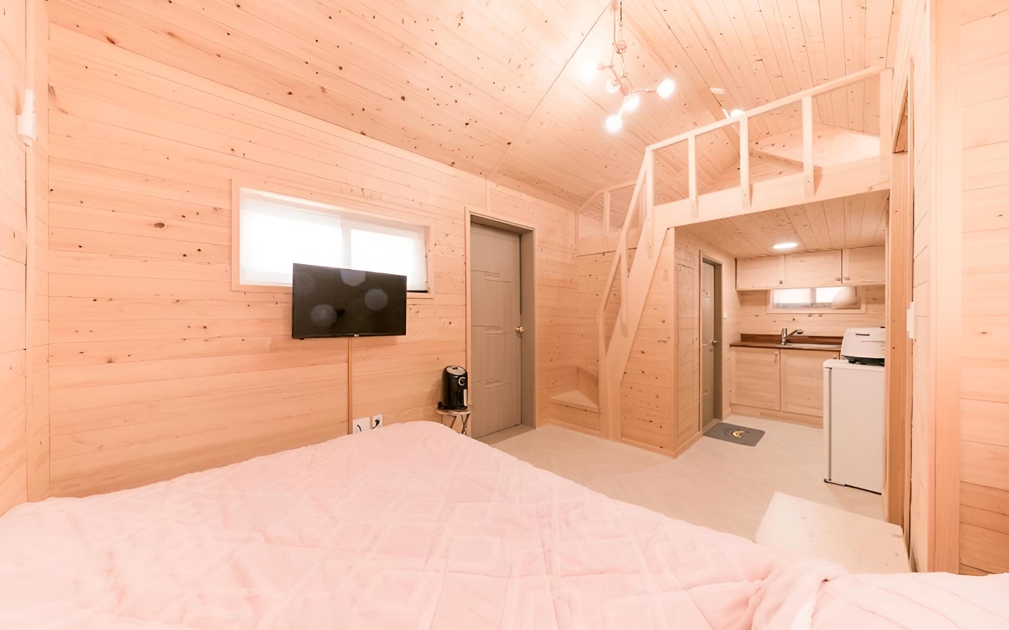 Room (Udo Island 1st view (free electric ve)