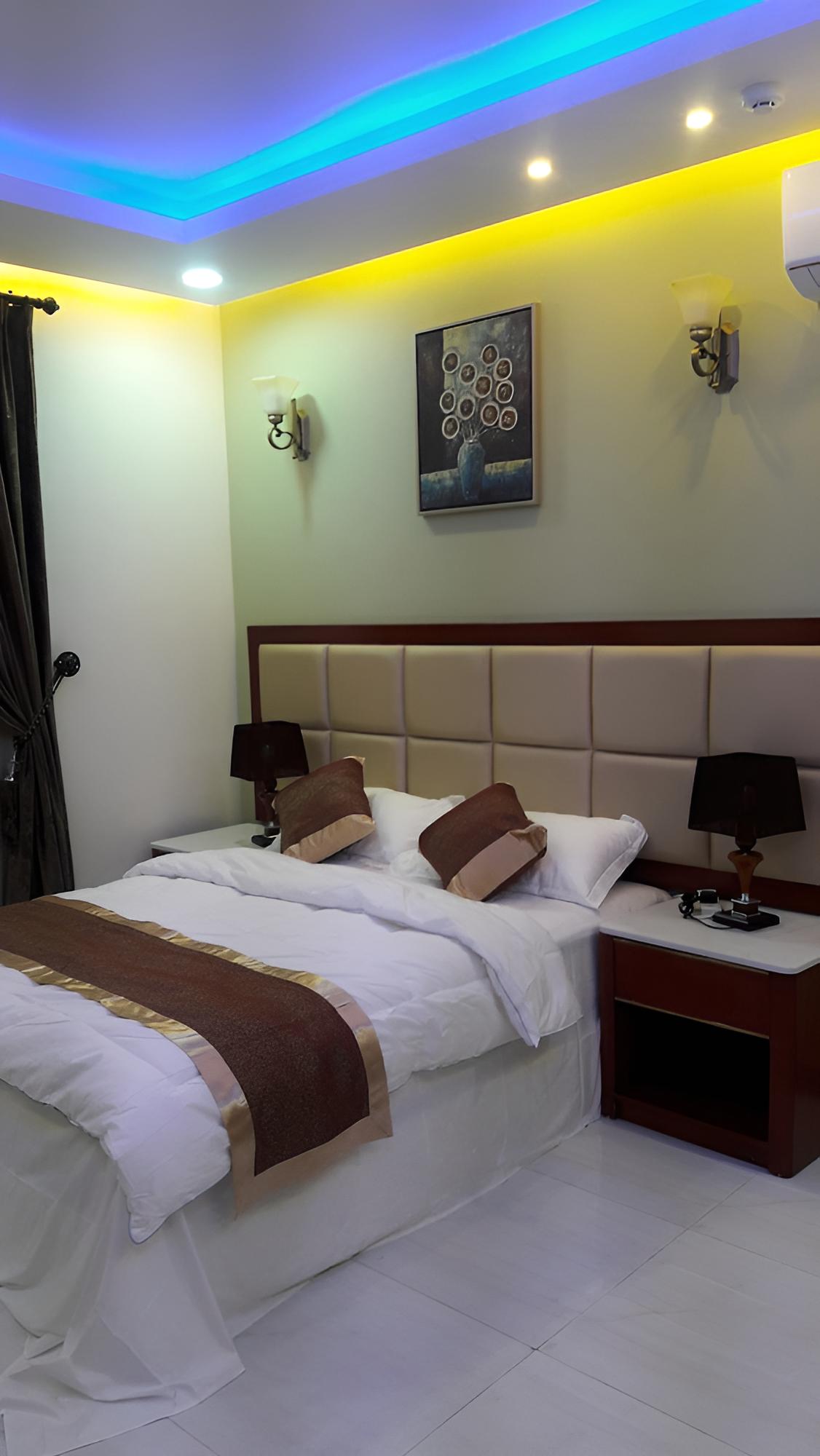 Apartment, 3 Bedrooms, Sea View photo 2