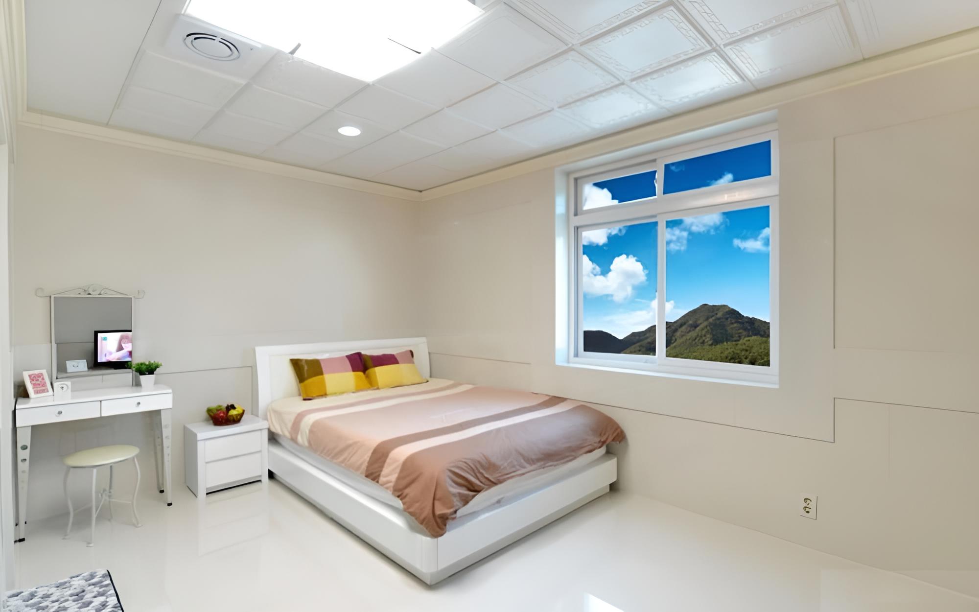 Room (Yeongwol Pension #207 (cooking not al)