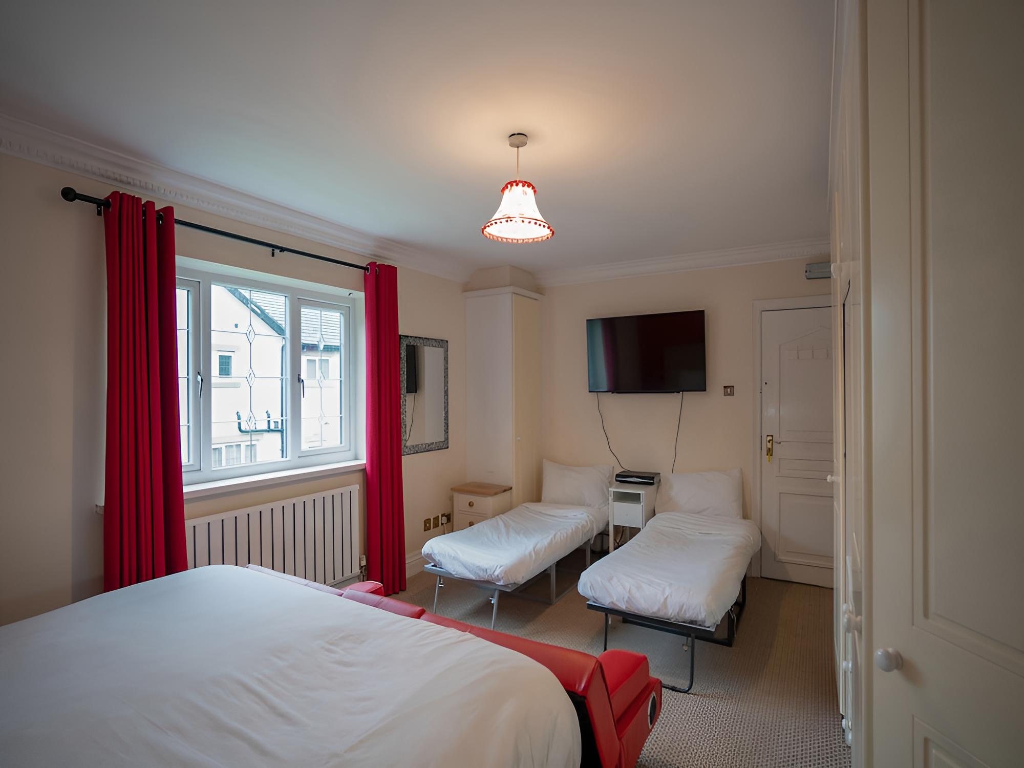 Standard Quadruple Room, 2 Double Beds (Shared) photo 3