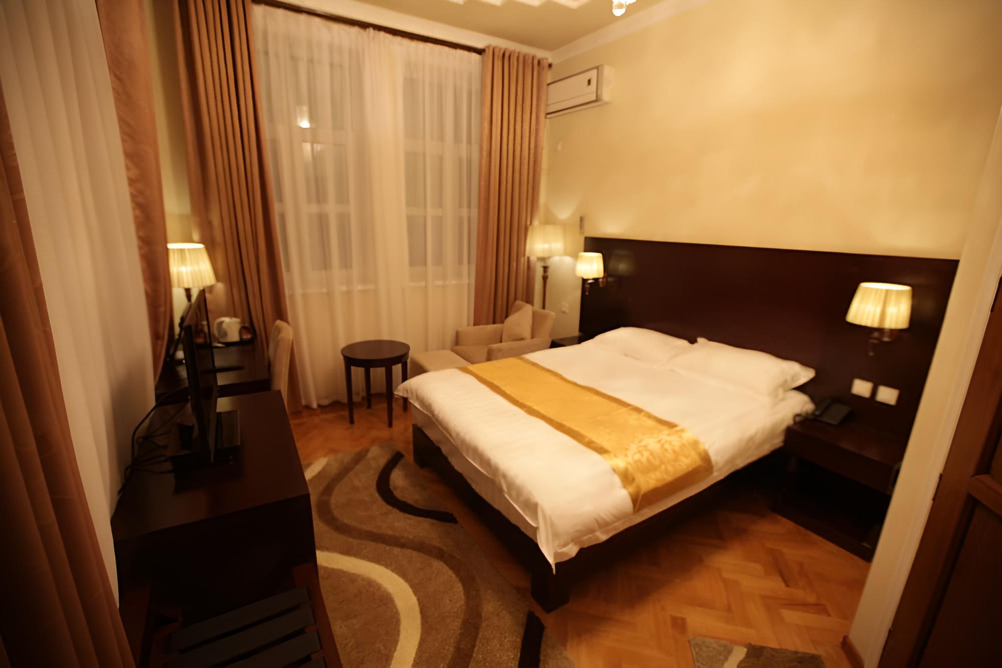 Economy Single Room, 1 Large Twin Bed, Non Smoking photo 3