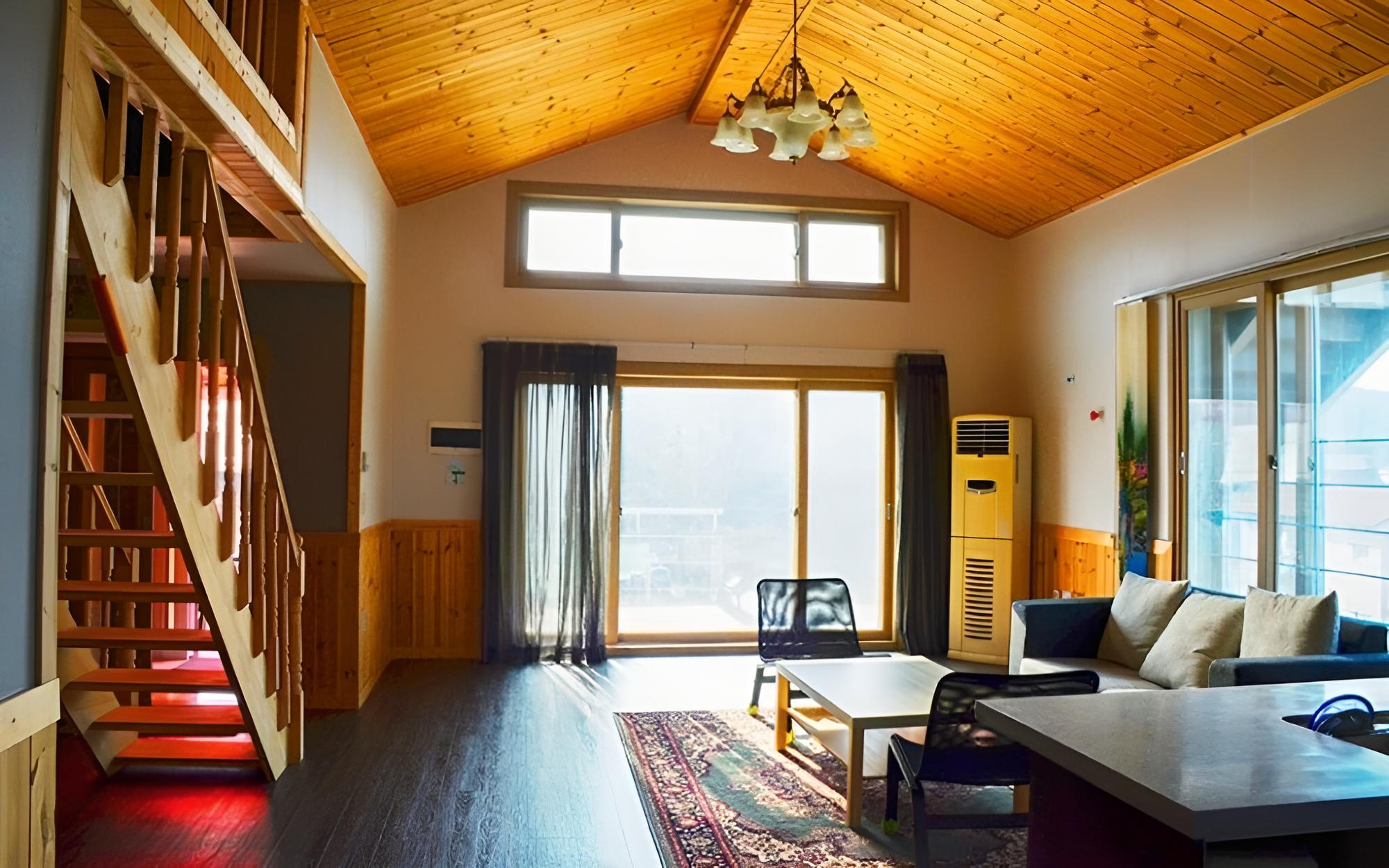 Room (Gandry House 101 (Duplex))