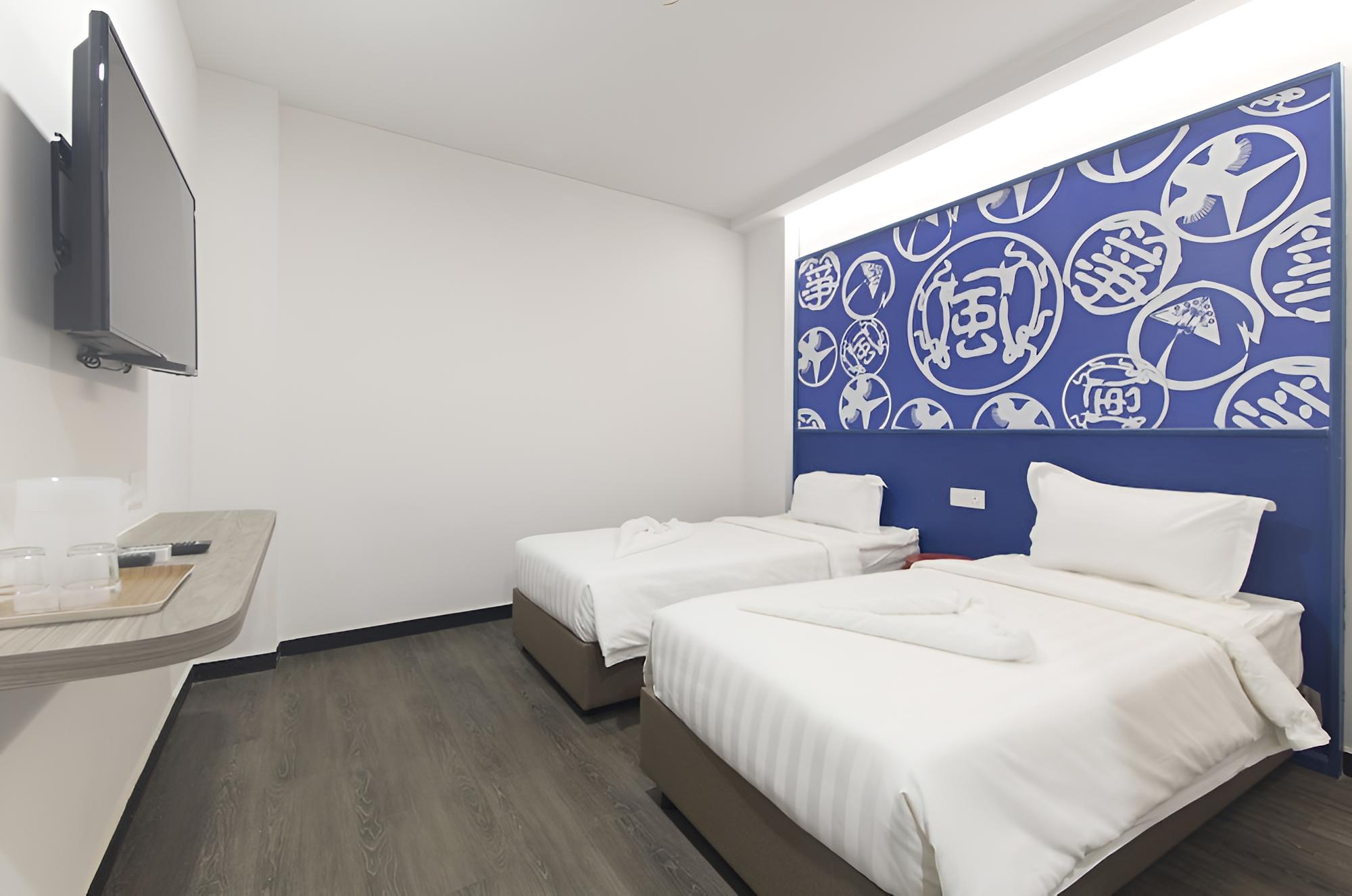 Room (303)