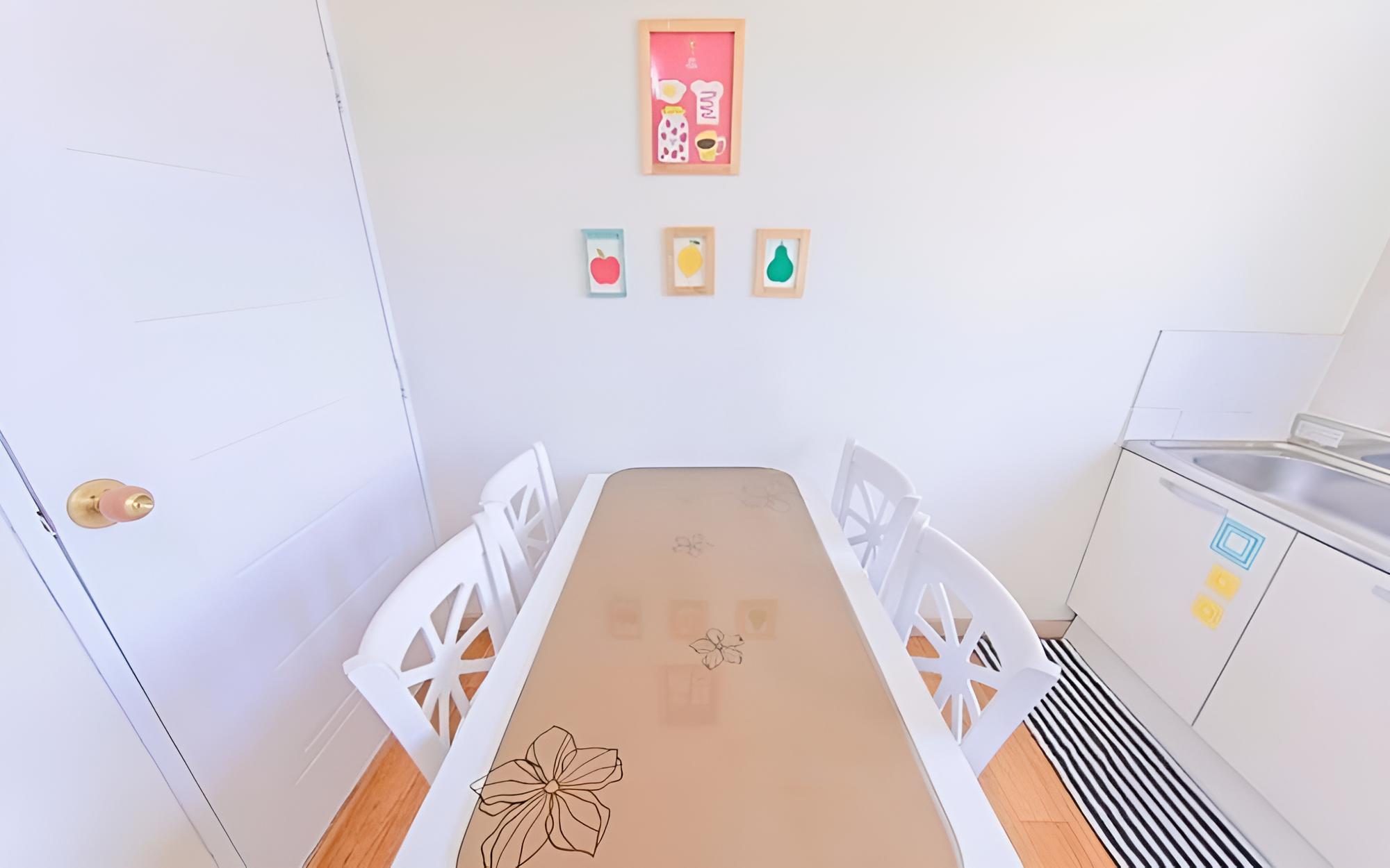 Room (Room 201) - Photo 7