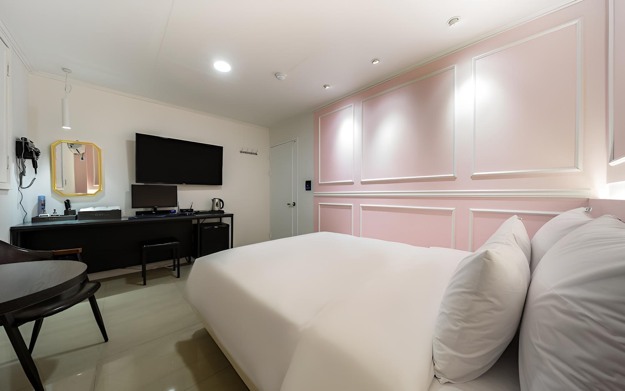 Room (Standard B (5% discount for wired res)