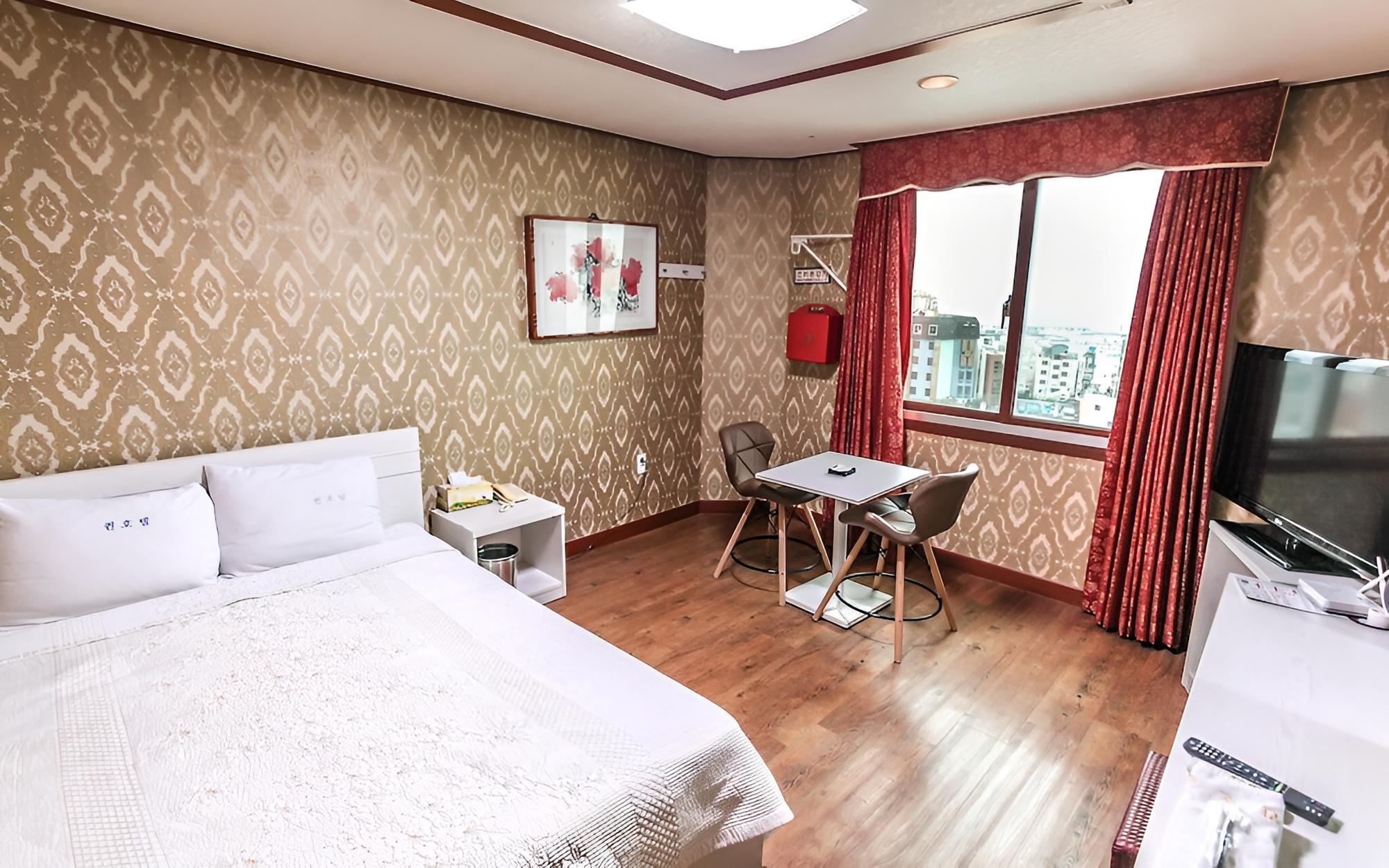 Room (Semi-Special Room)
