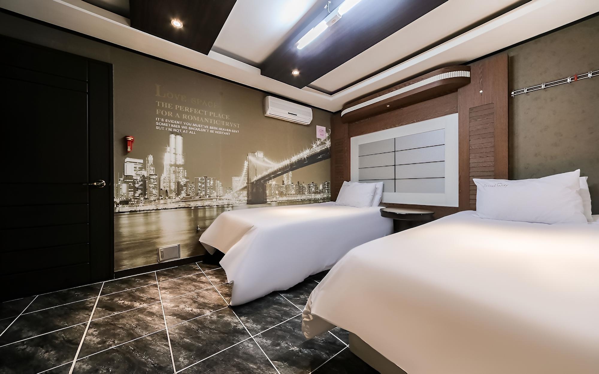 Room (Twin (100% disinfection / good room a)