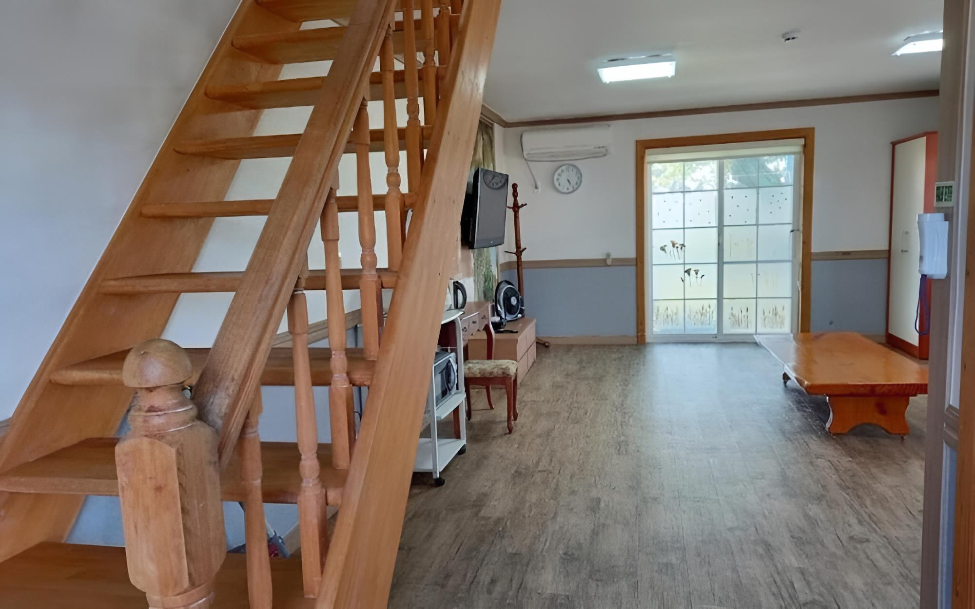 Room (Frussian)