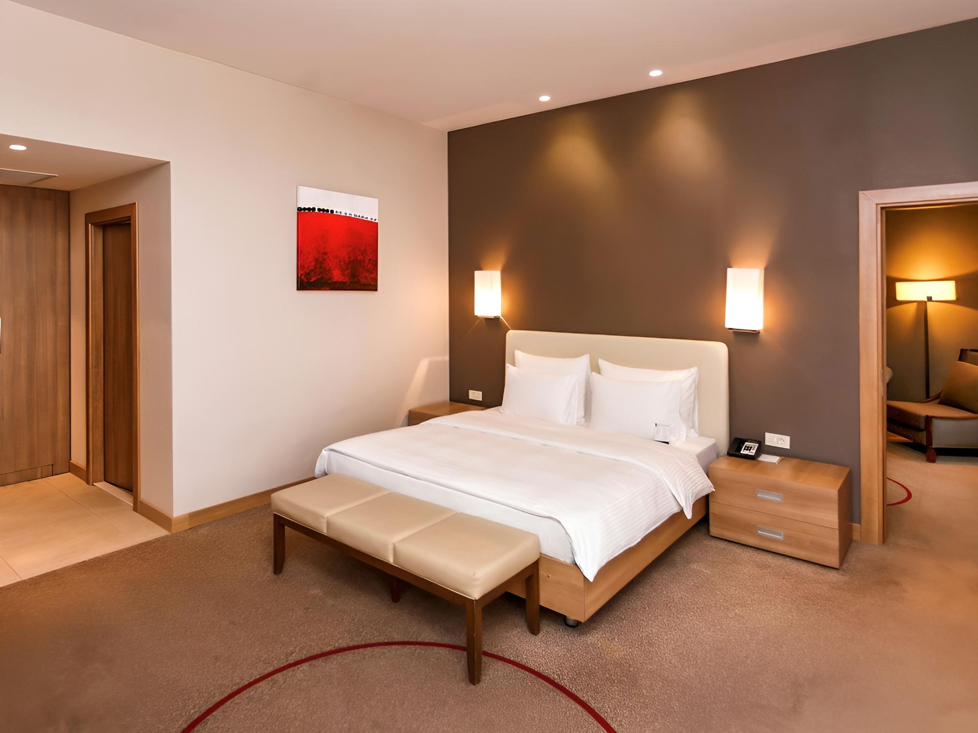 Privilege, Deluxe Suite, 1 King Bed with Sofa bed photo 2