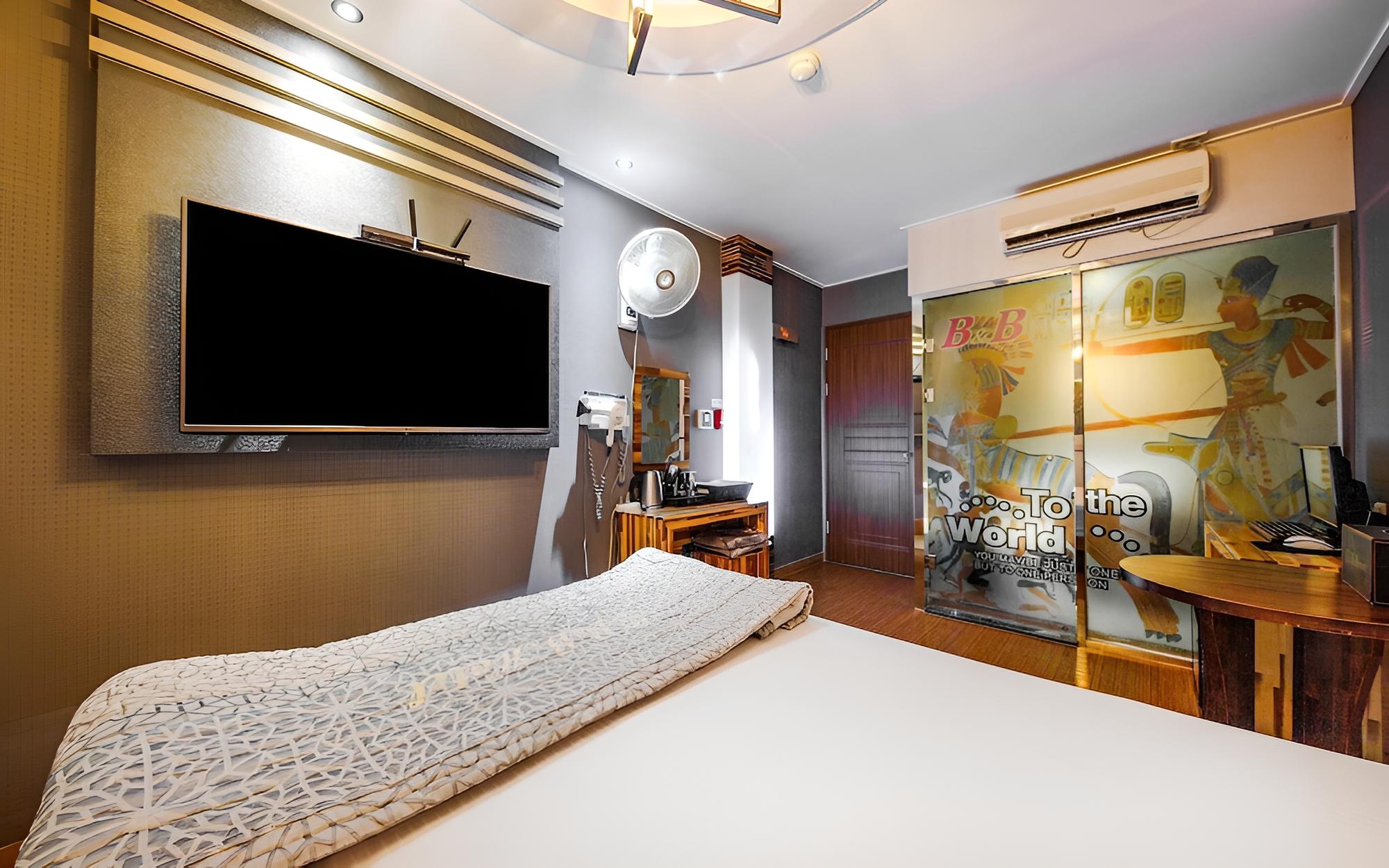 Room (Standard (OTT)) - Photo 12