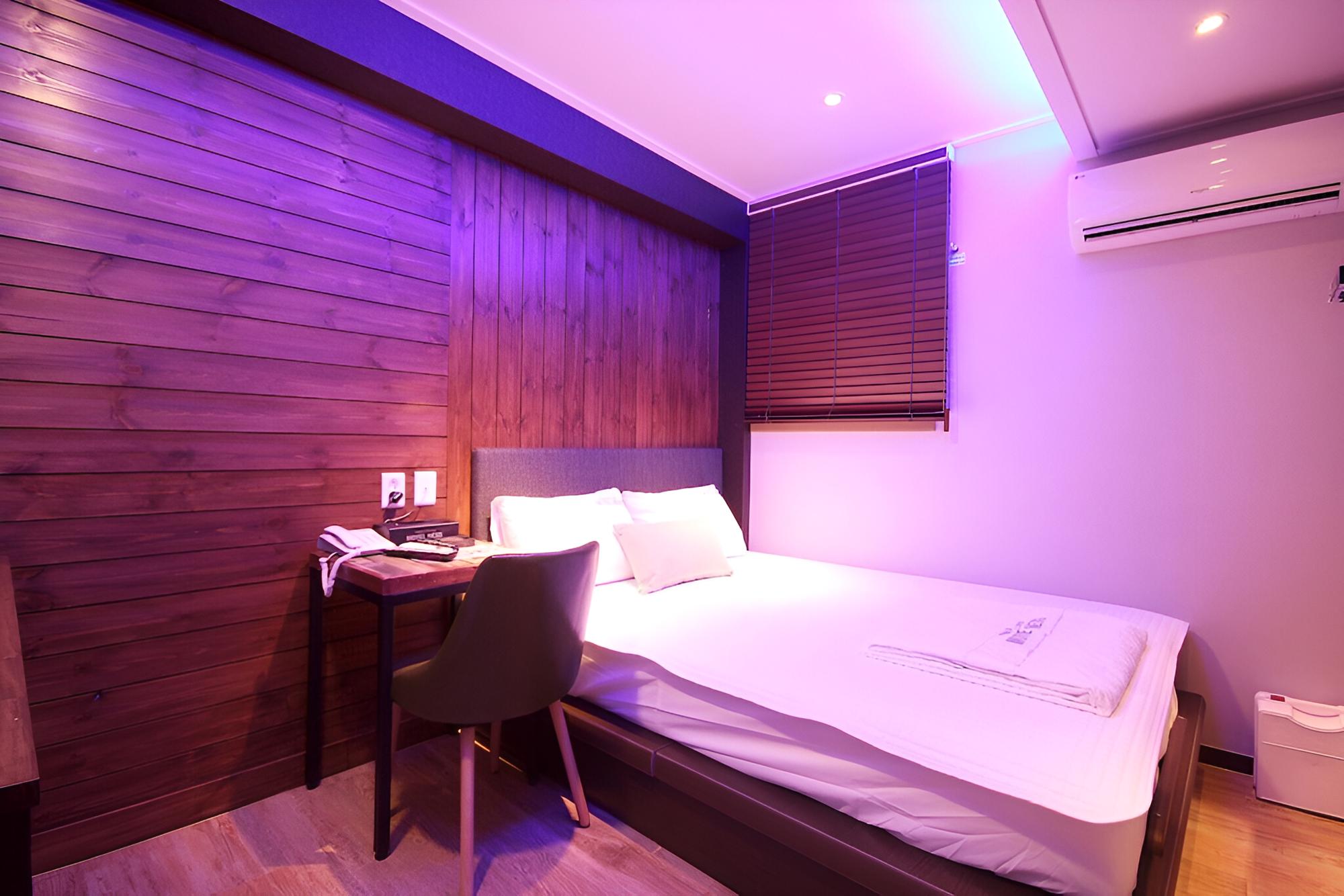 Room (Standard Room)