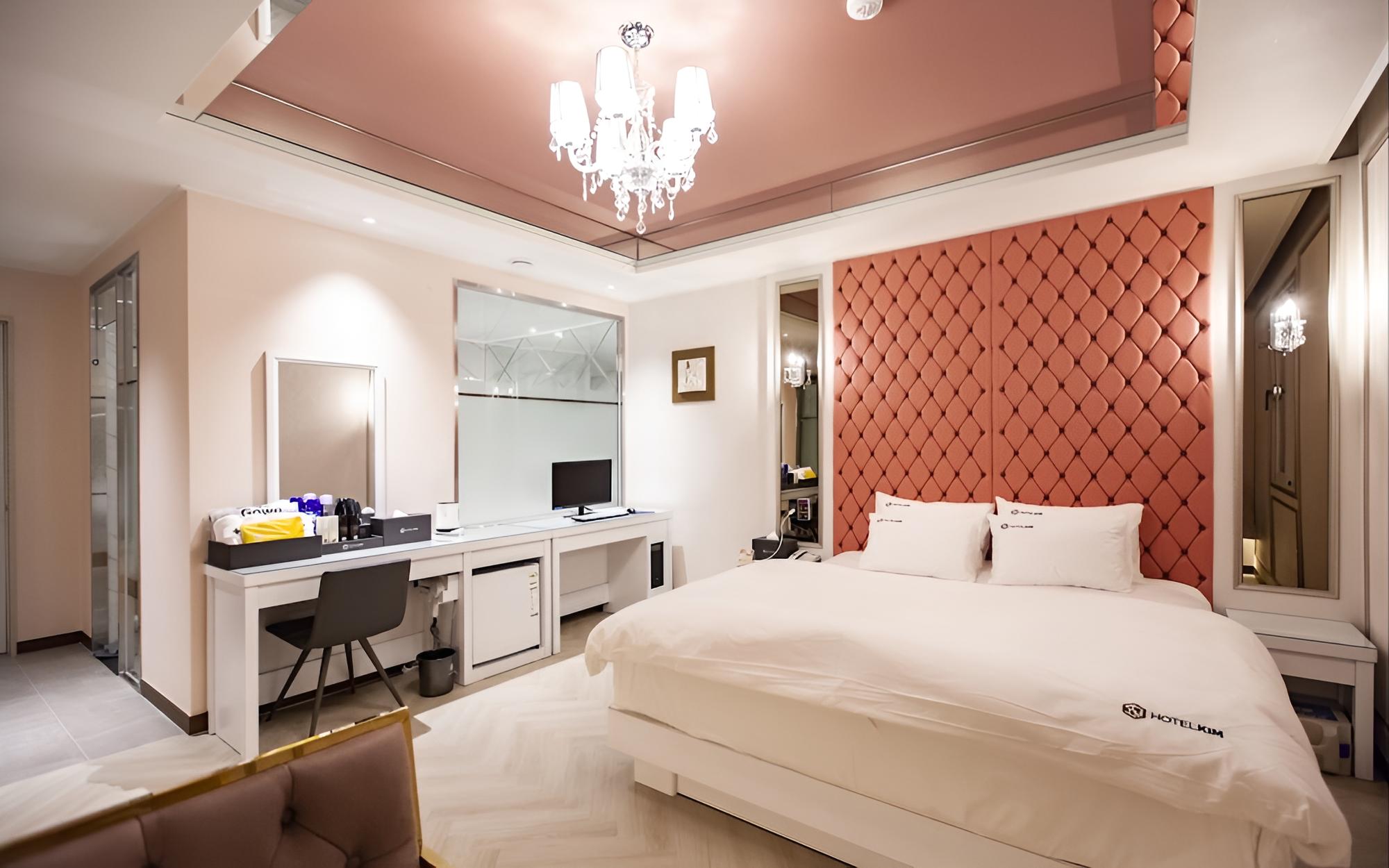 Room (Premium - No consecutive nights allow)