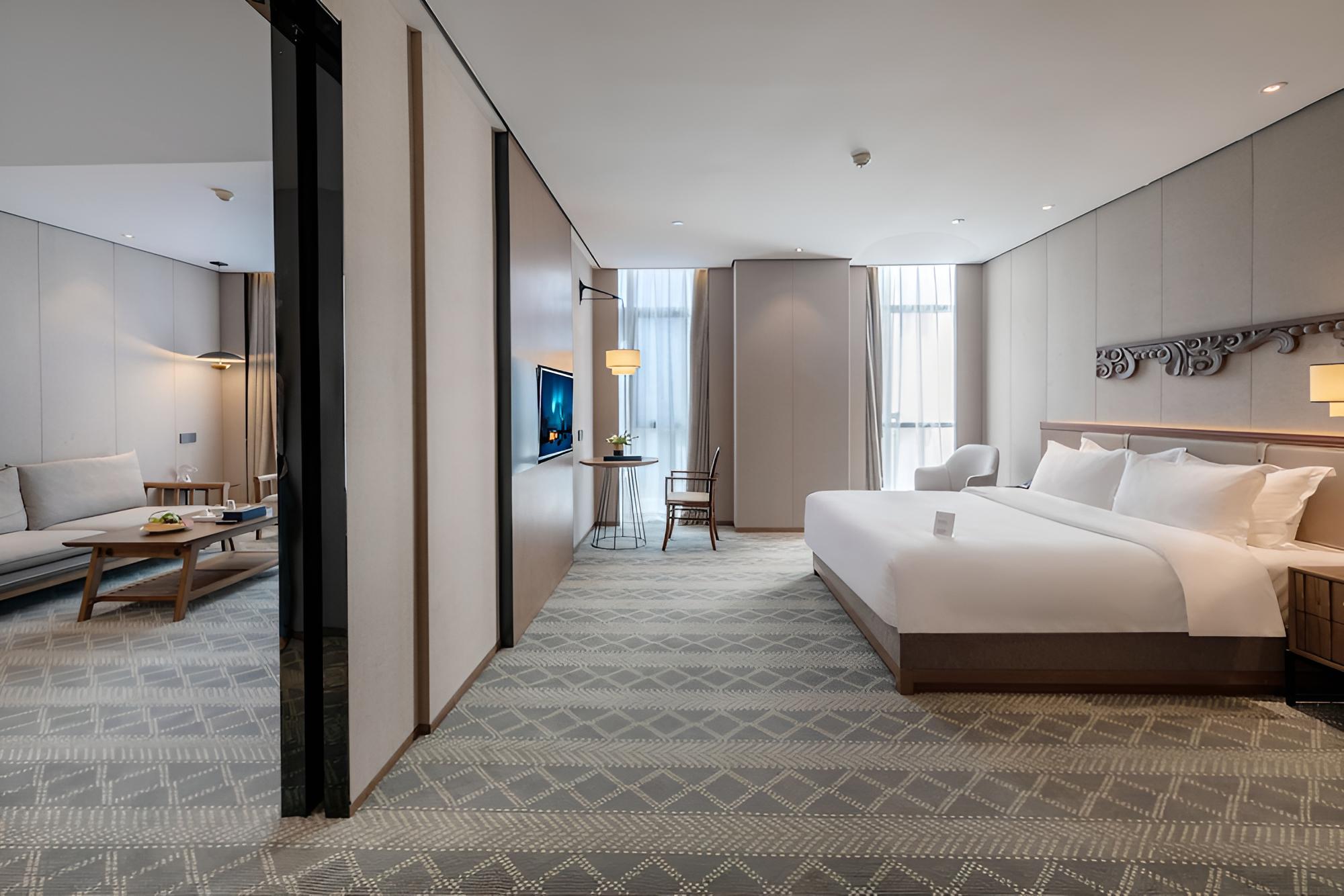 Deluxe Suite, 1 Queen Bed