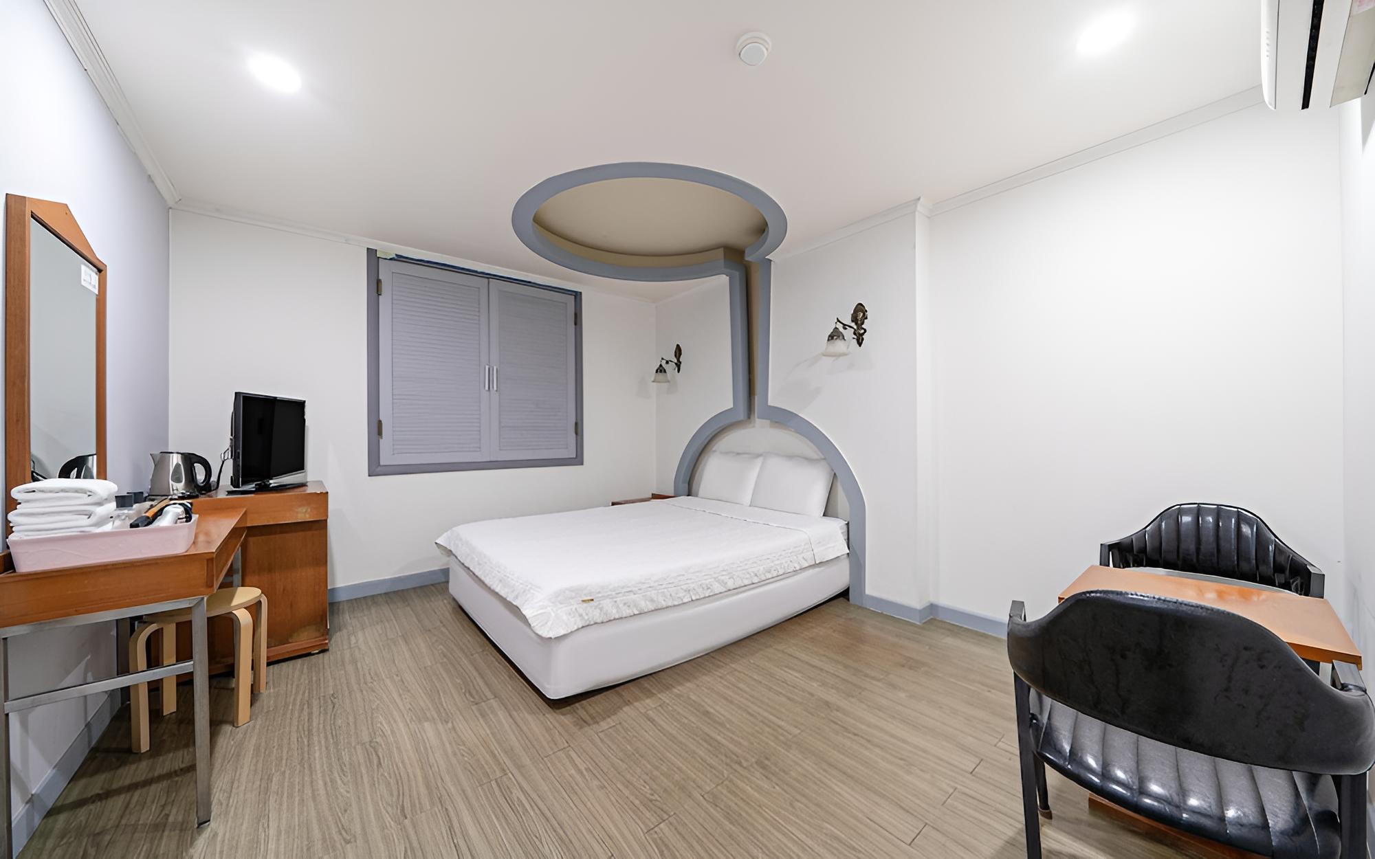Room (Standard room bed for 2 people)