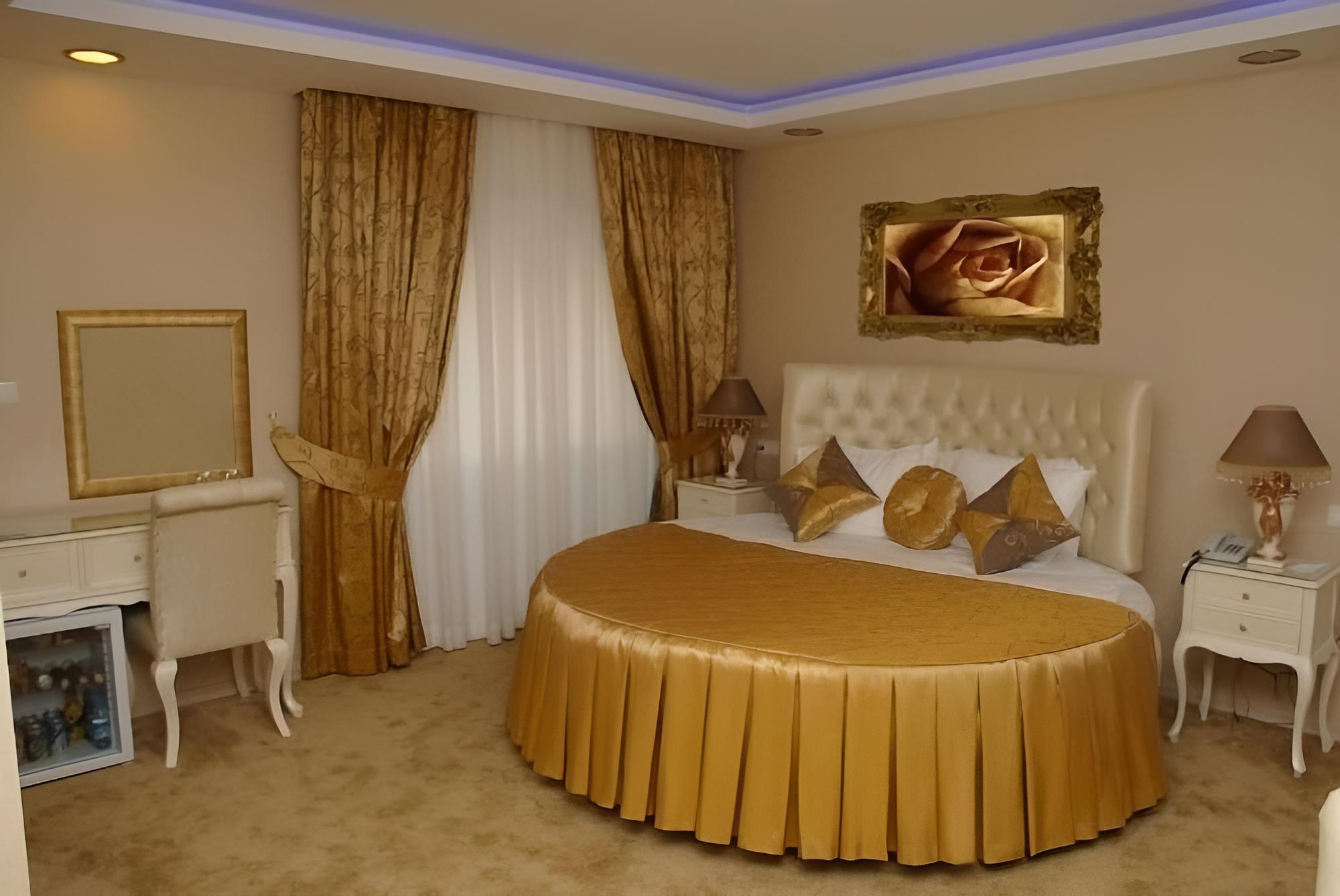 Deluxe Room, 1 King Bed