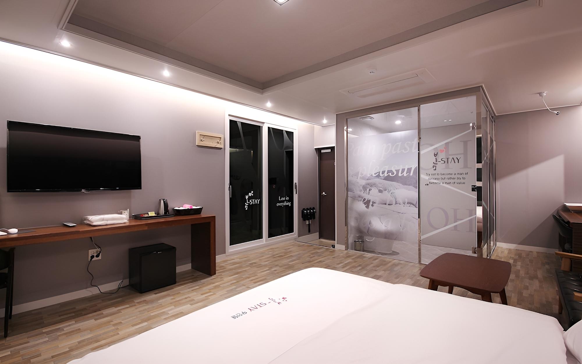 Room (Premium (Unmanned Room))