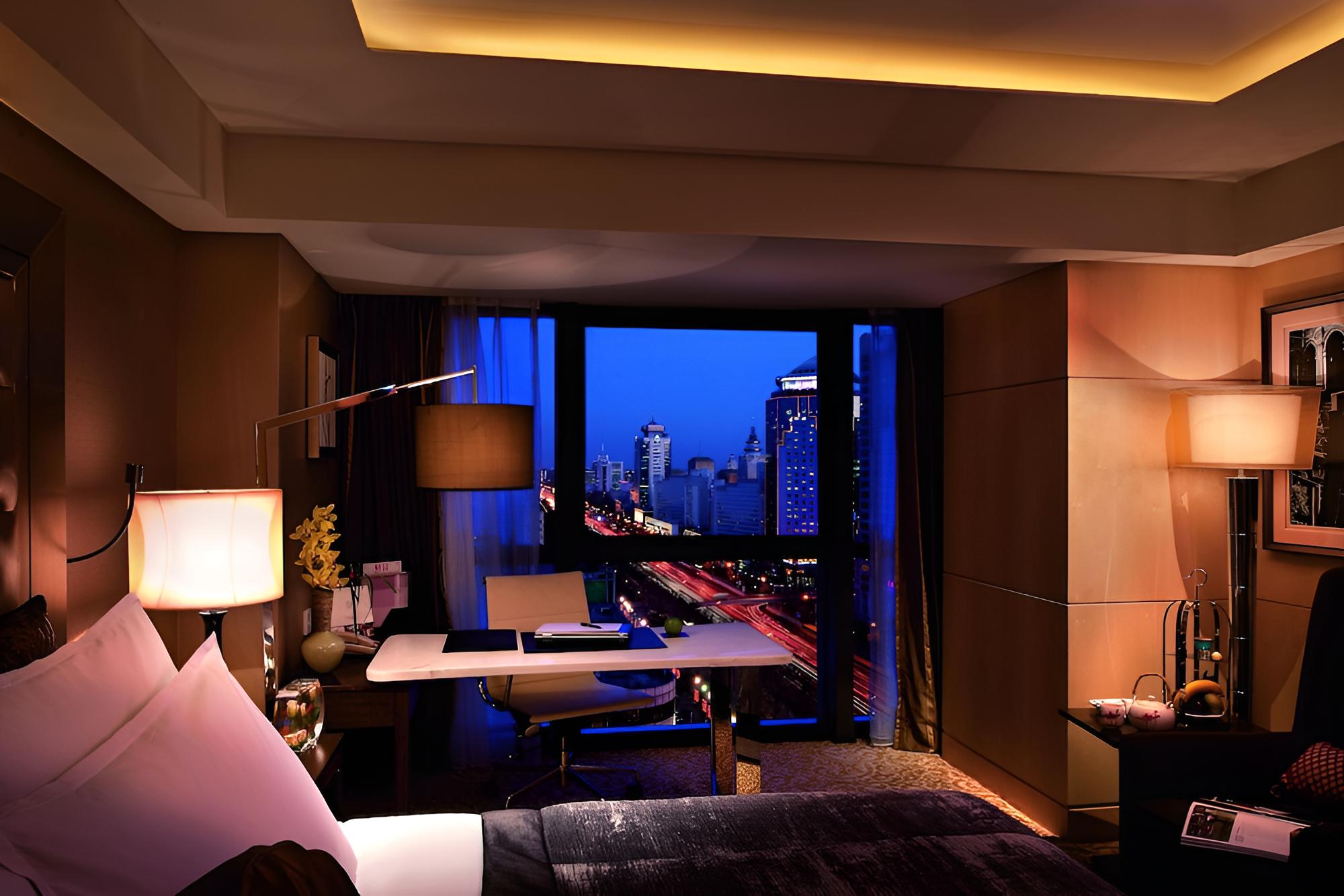 Business Deluxe Room - Photo 1