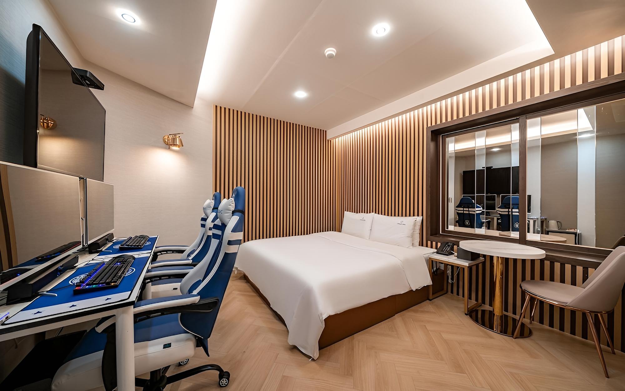 Room (Deluxe equipped with a high-spec coup)