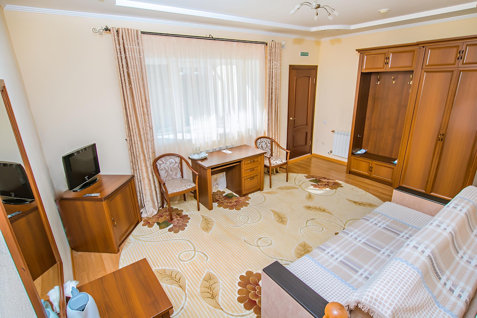 Room (Twin)