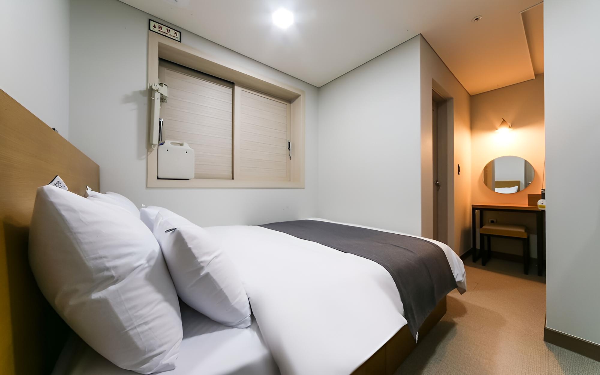 Room (VIP Family Room (Two Room Styler)) photo 3