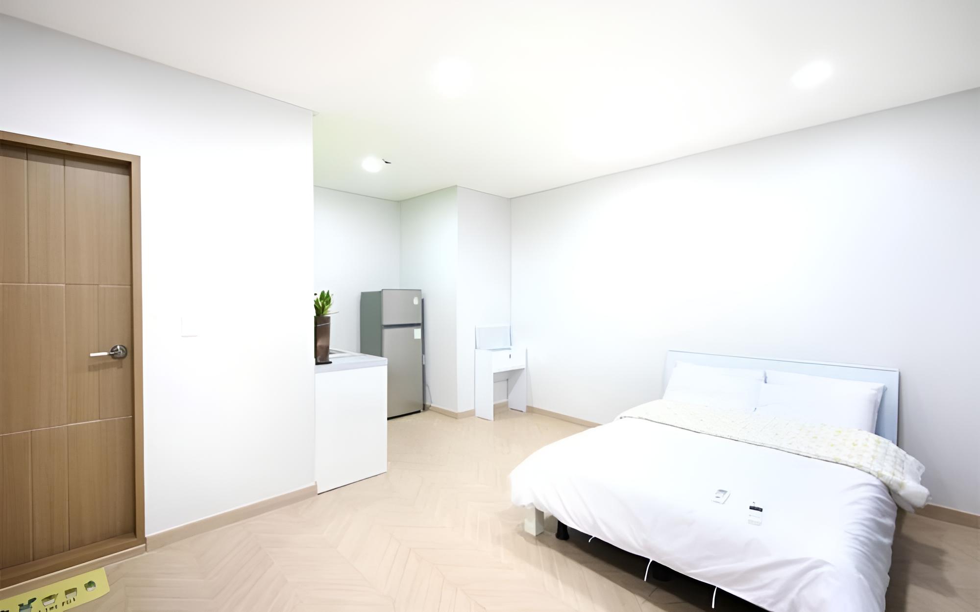 Room (Shim green Room 101)