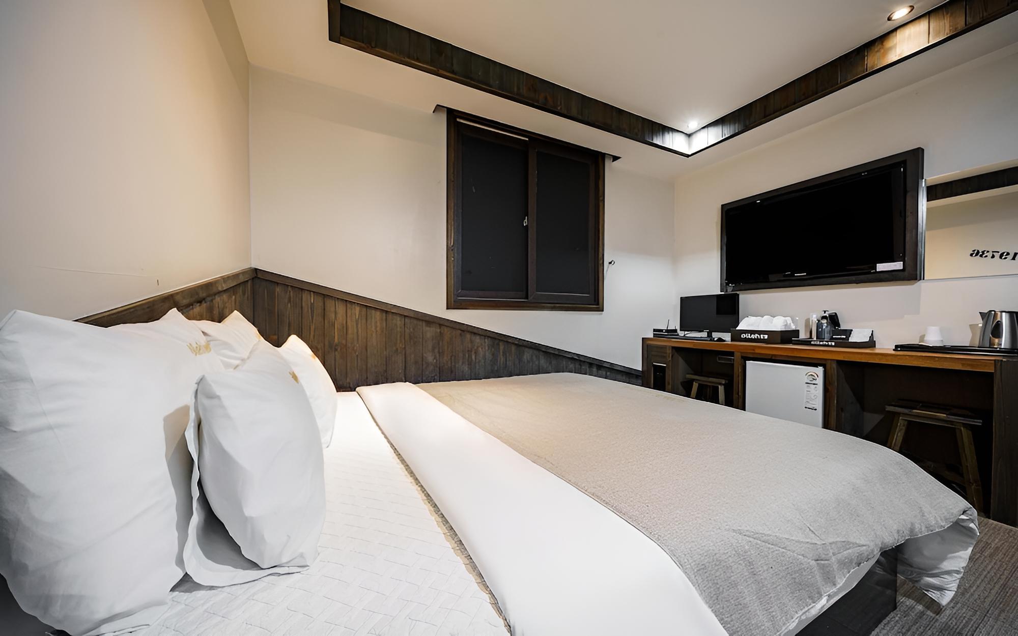 Room (Standard) - Photo 5