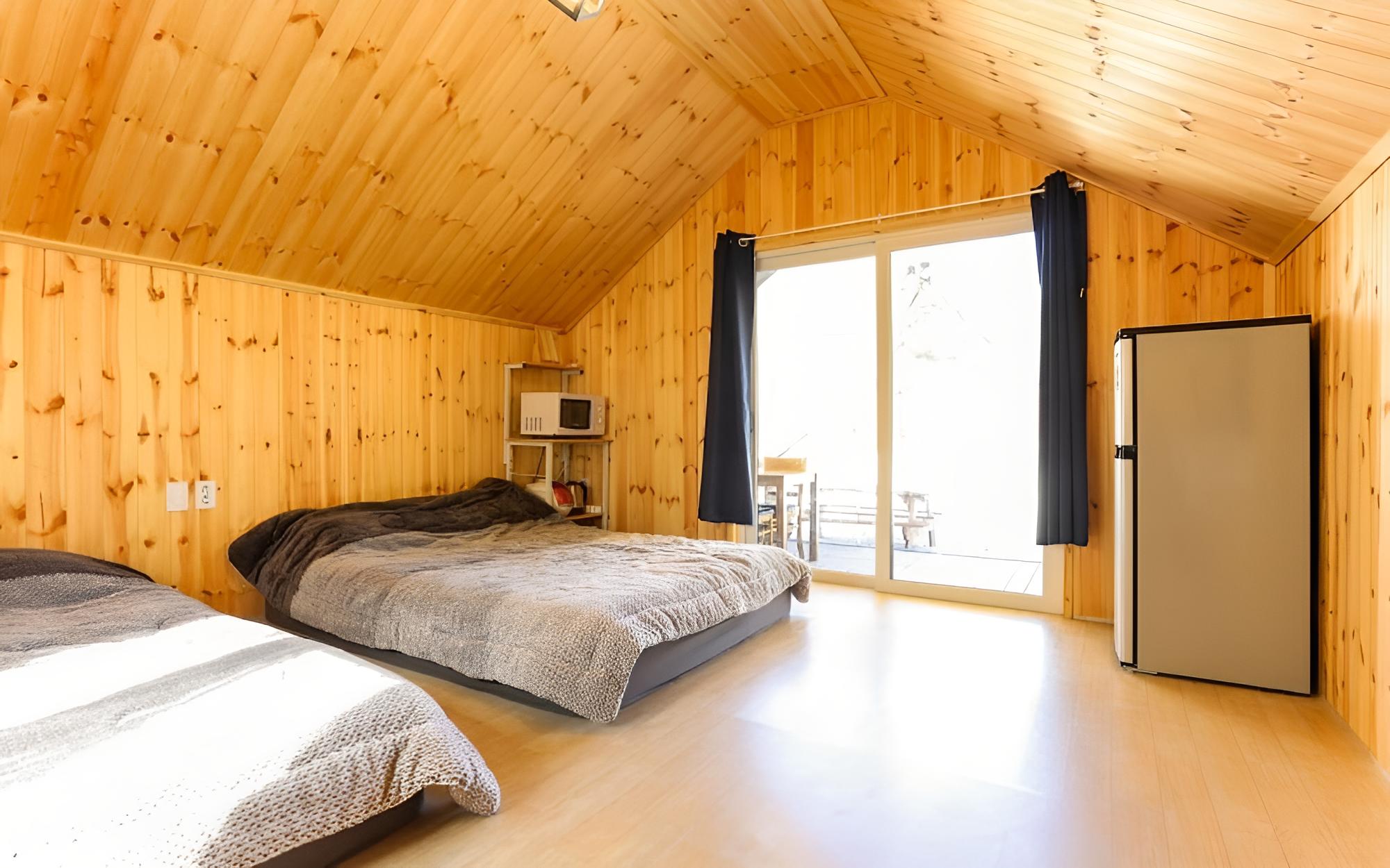 Room (Starlight No 2)