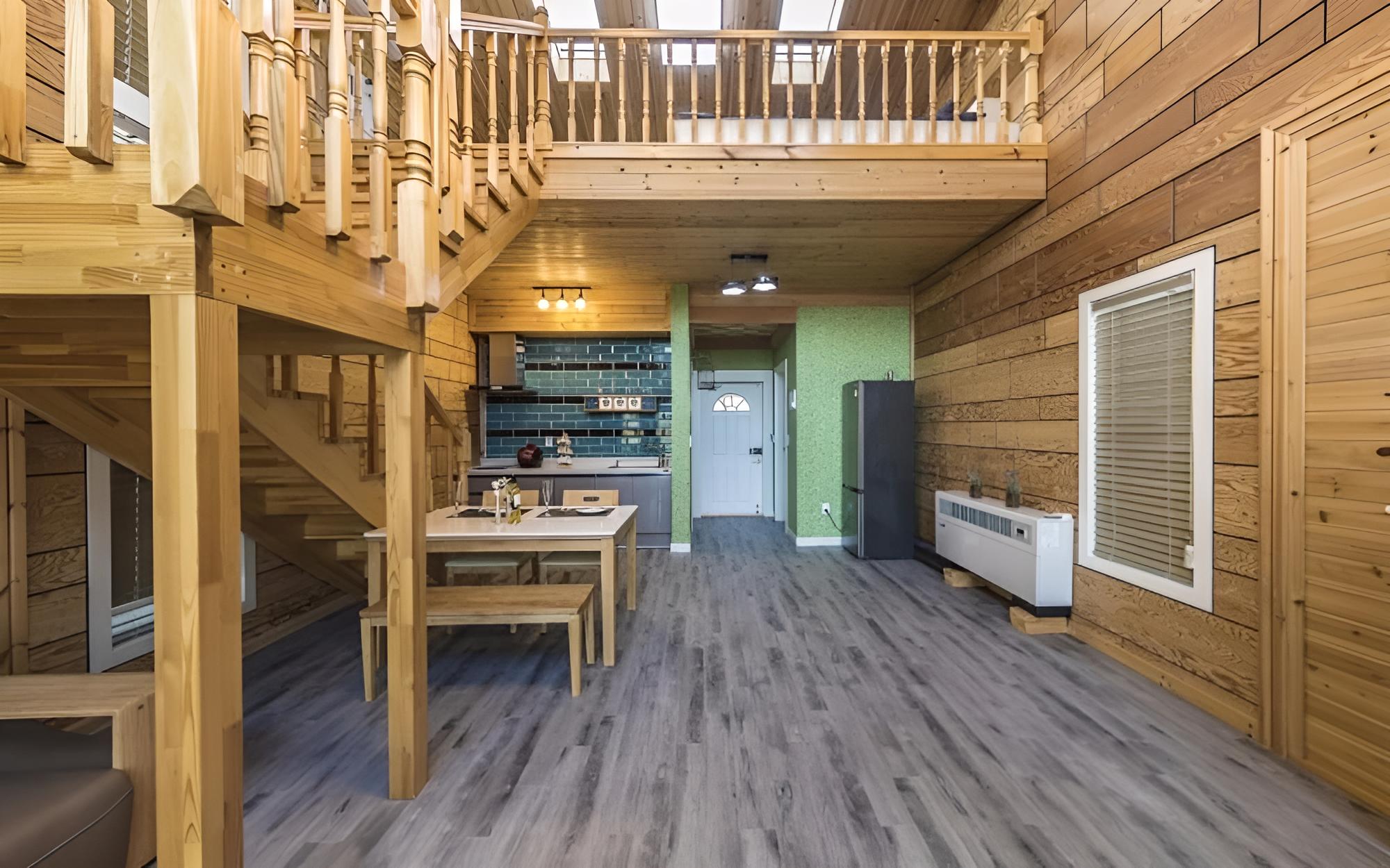 Room (Ha Ryun Sol (Unshared House / Duplex))