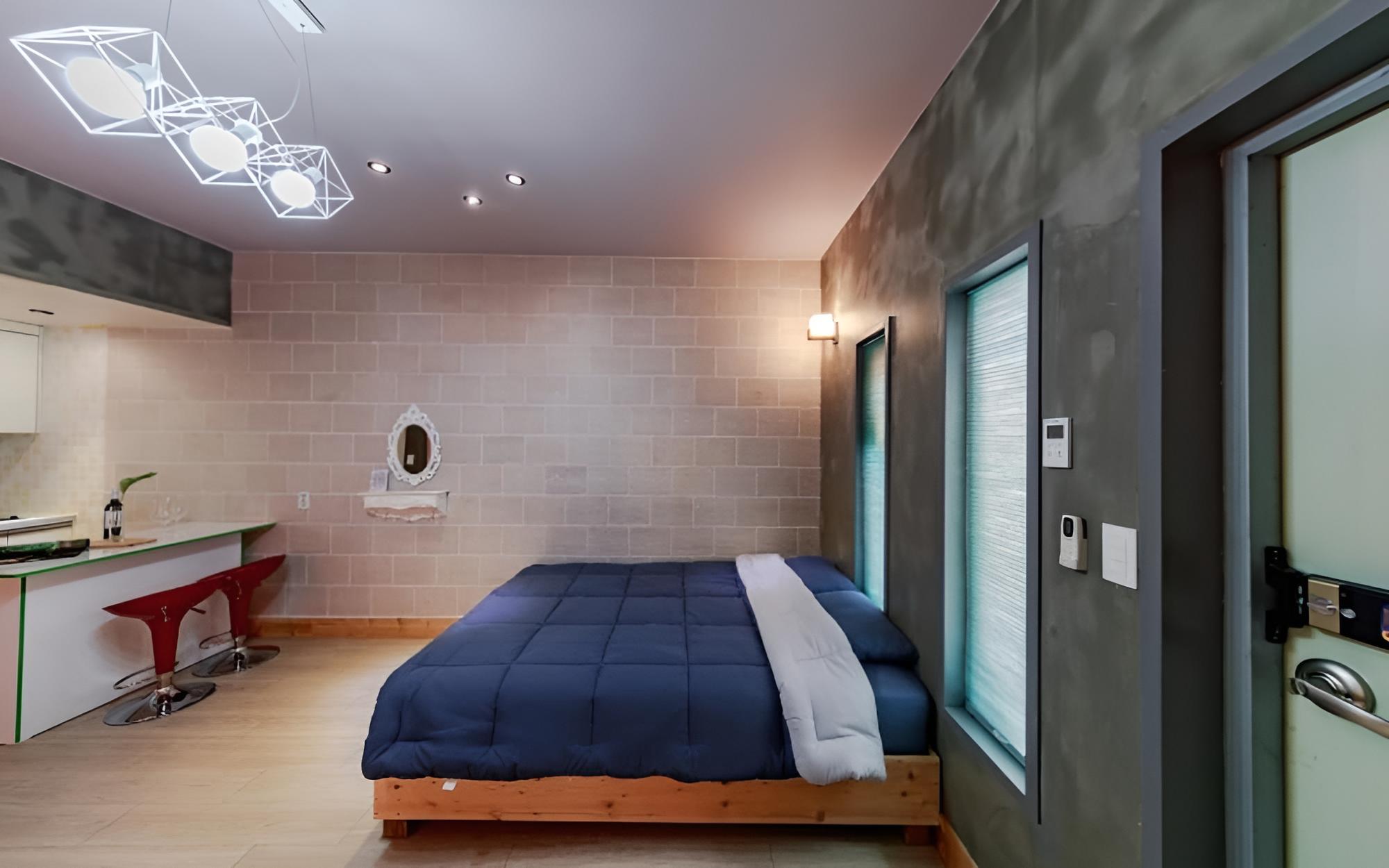 Room (L3)