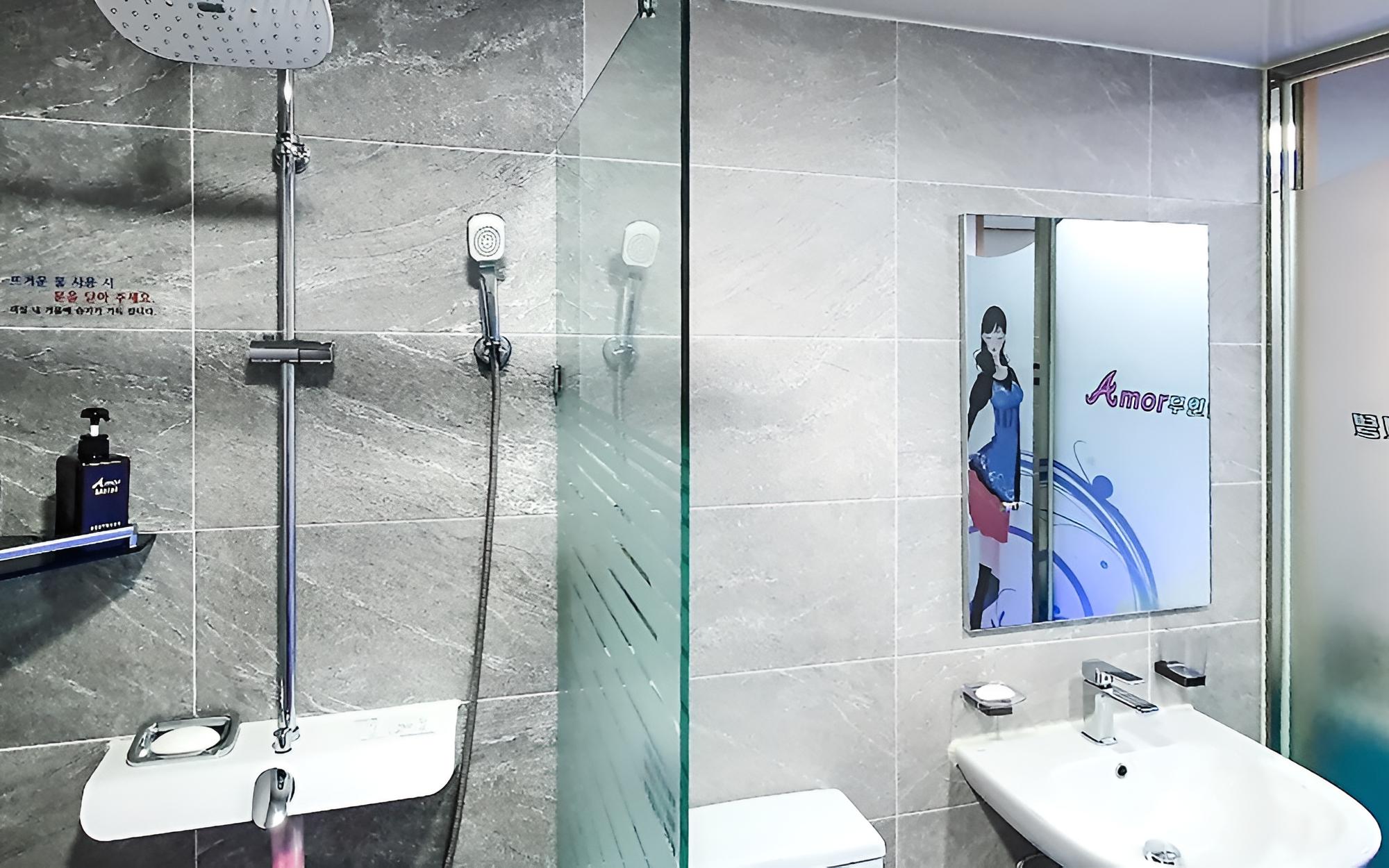 Room (Standard Room) - Photo 1