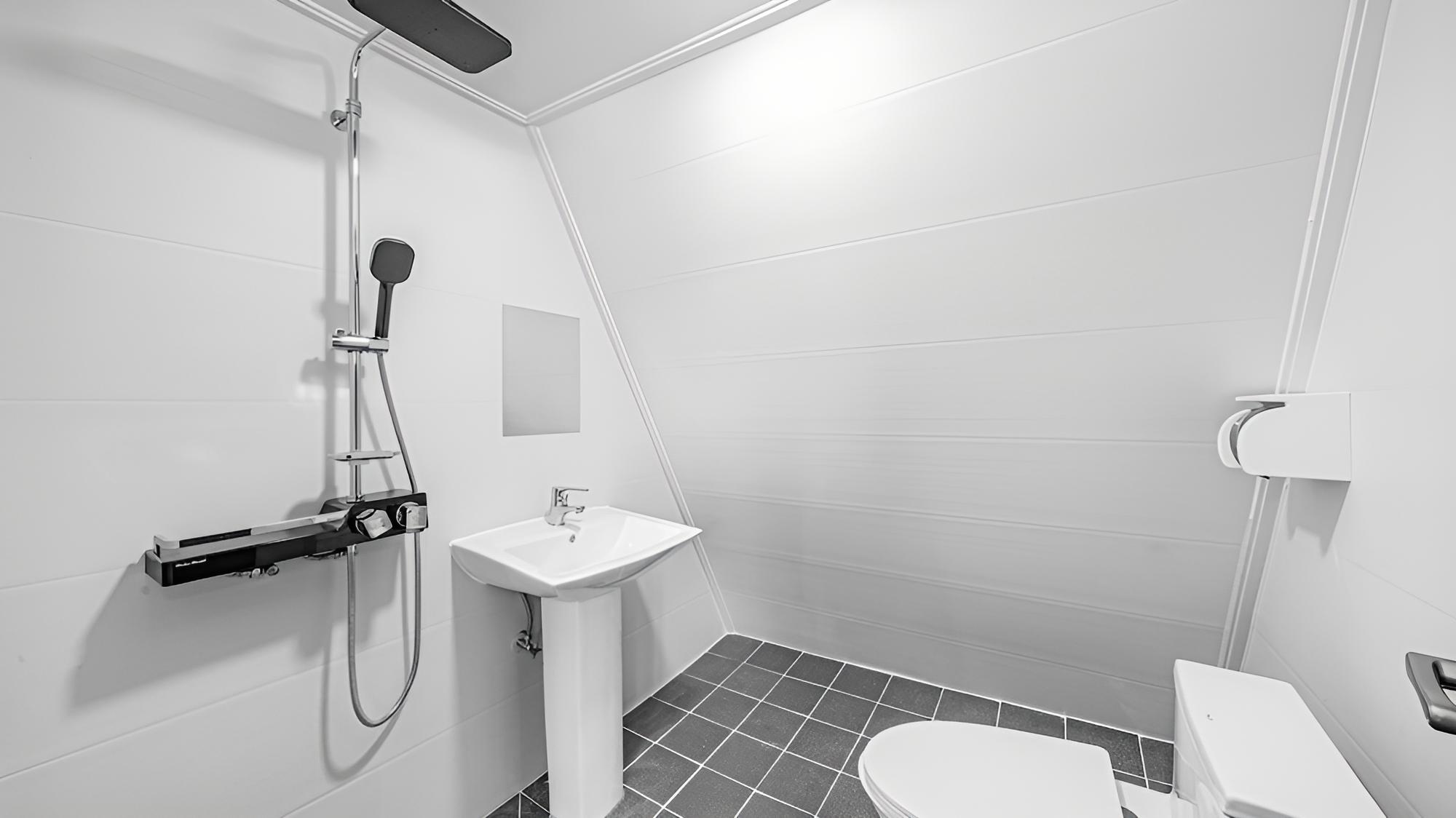 Basic Room, 1 Bedroom (A5ho(gaebyeolsuyeongjang))