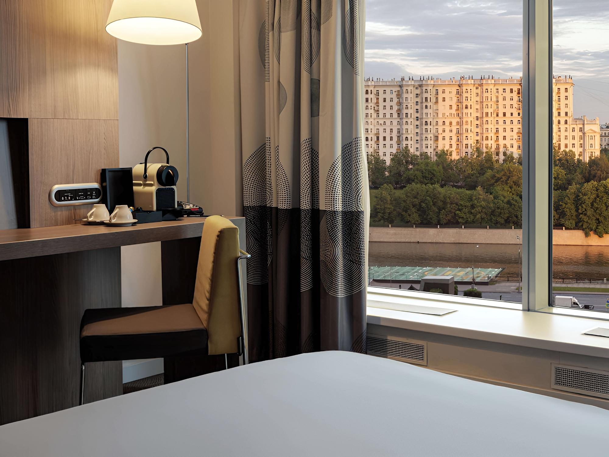 Deluxe Room, 1 Queen Bed