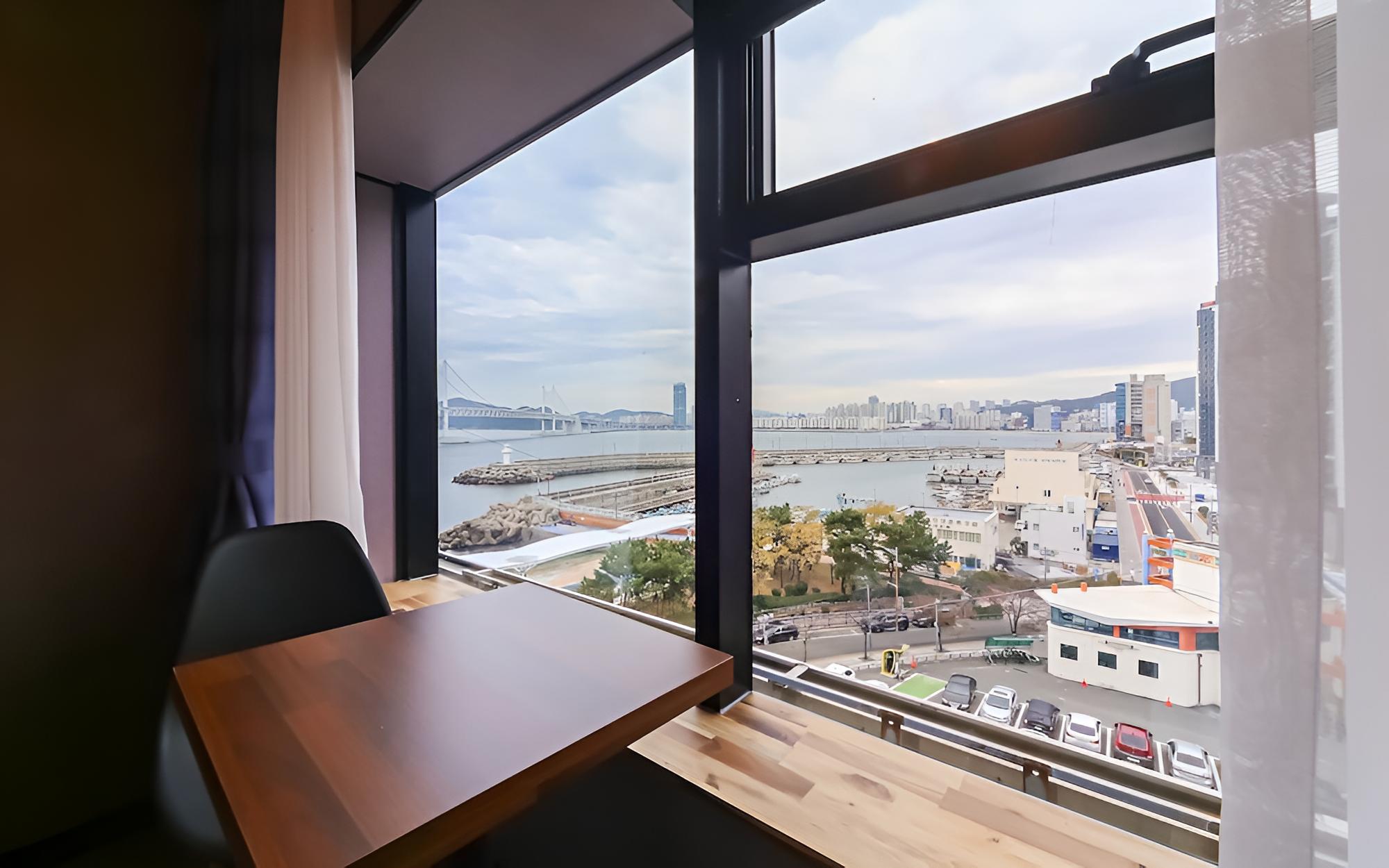 Room (Ocean View Twin Premium B) - Photo 3