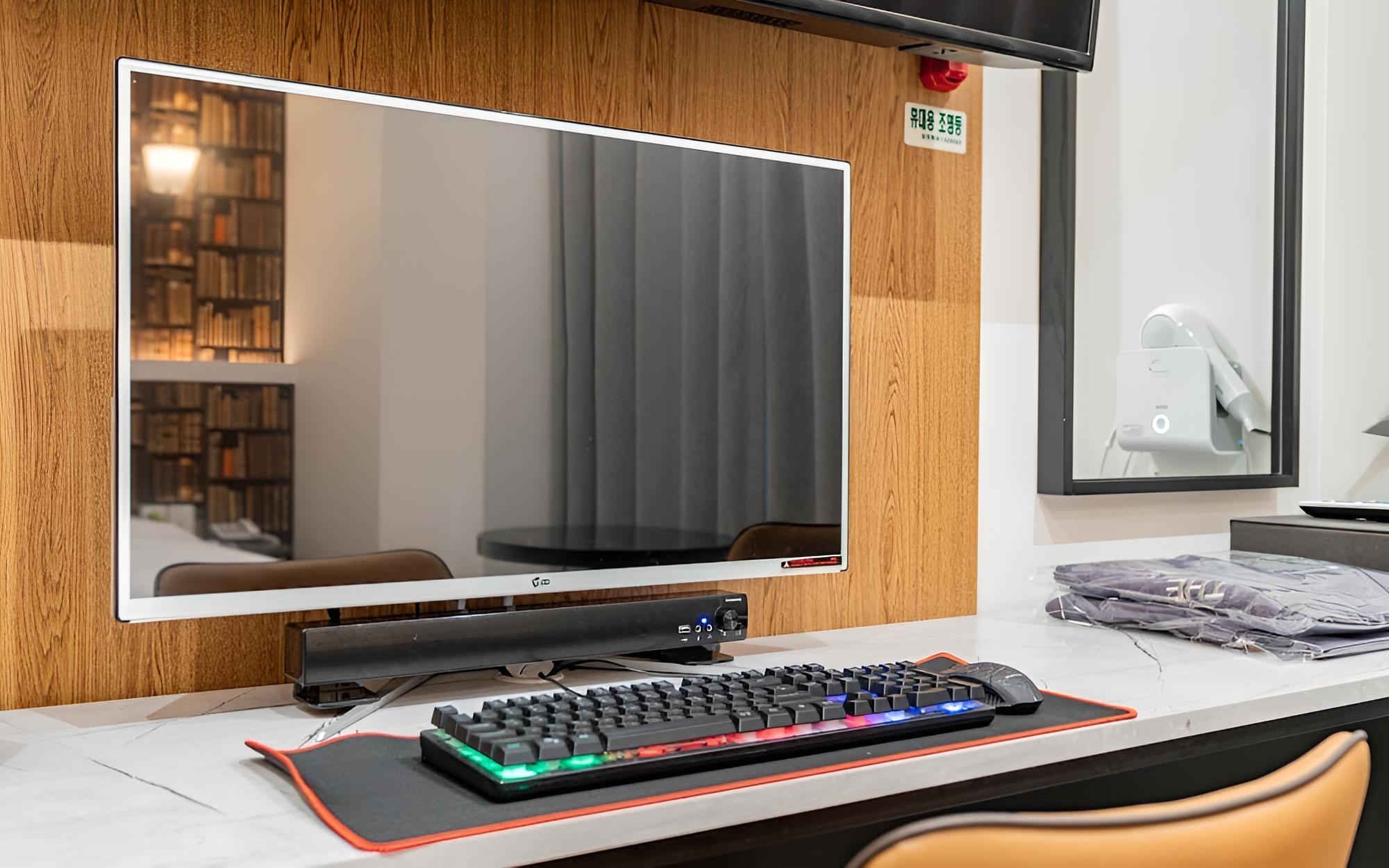 Room (Standard Room (1PC Netflix)) - Photo 11